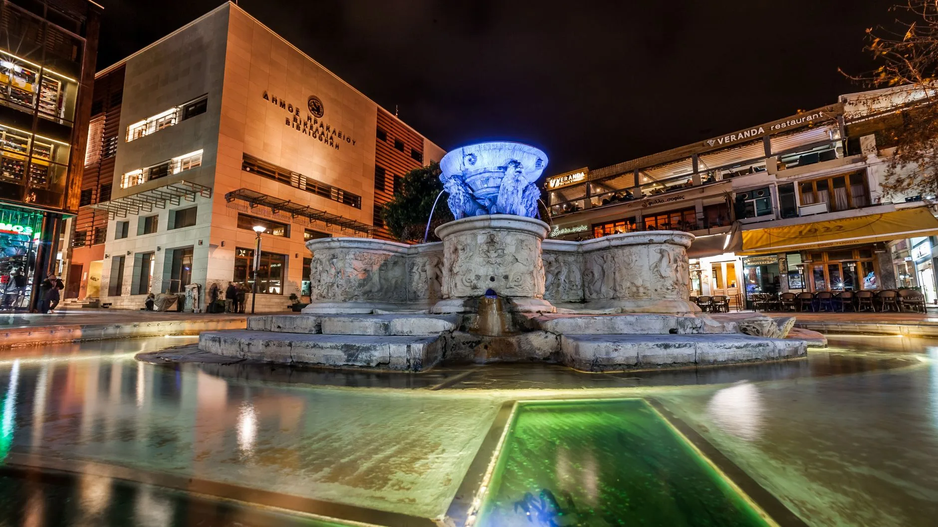 Girit Liontaria Meydanı Morosini Çeşmesi