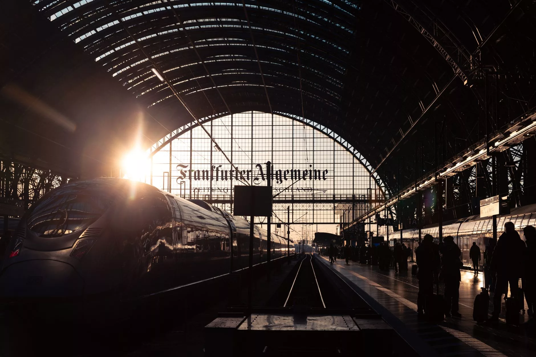 Frankfurt Merkez Tren Istasyonu Ana Gar Binasi Dis Cephesi