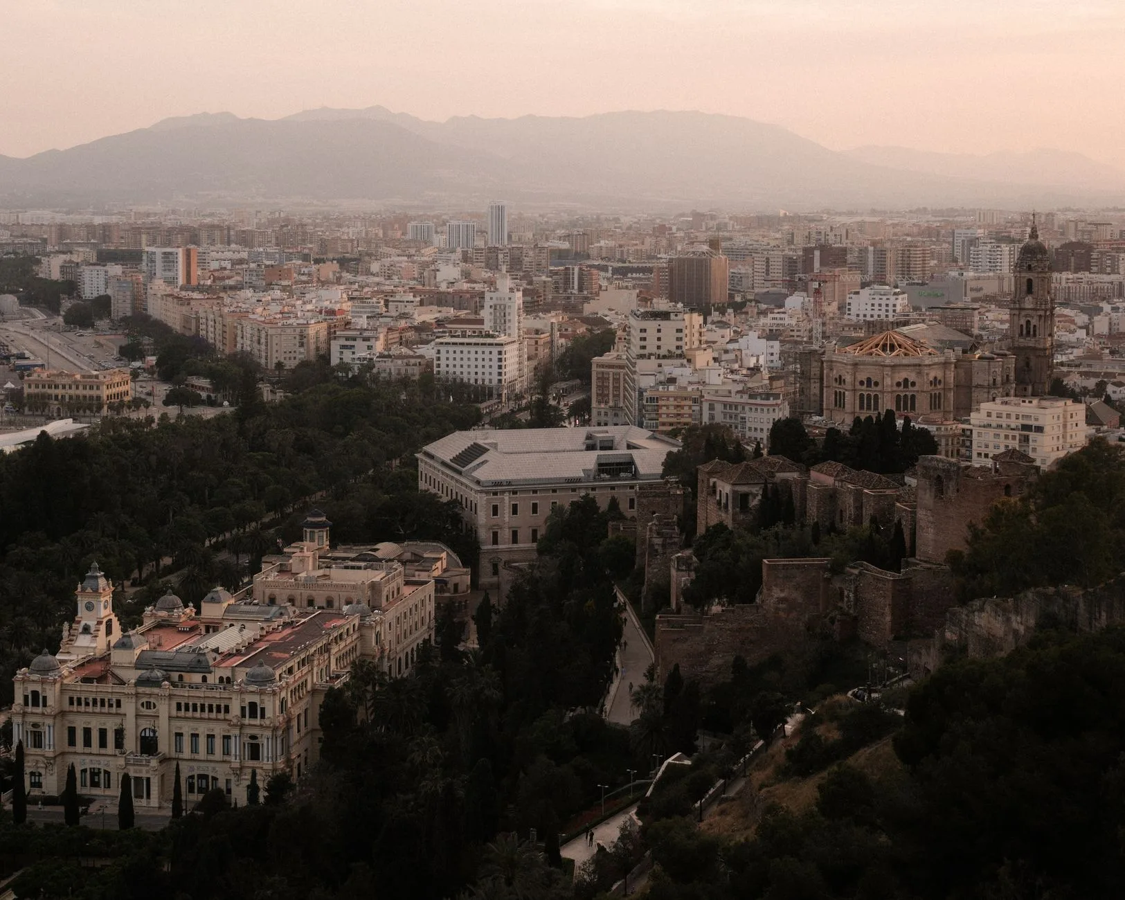 Malaga + Gibralfaro Kalesi gün batımı