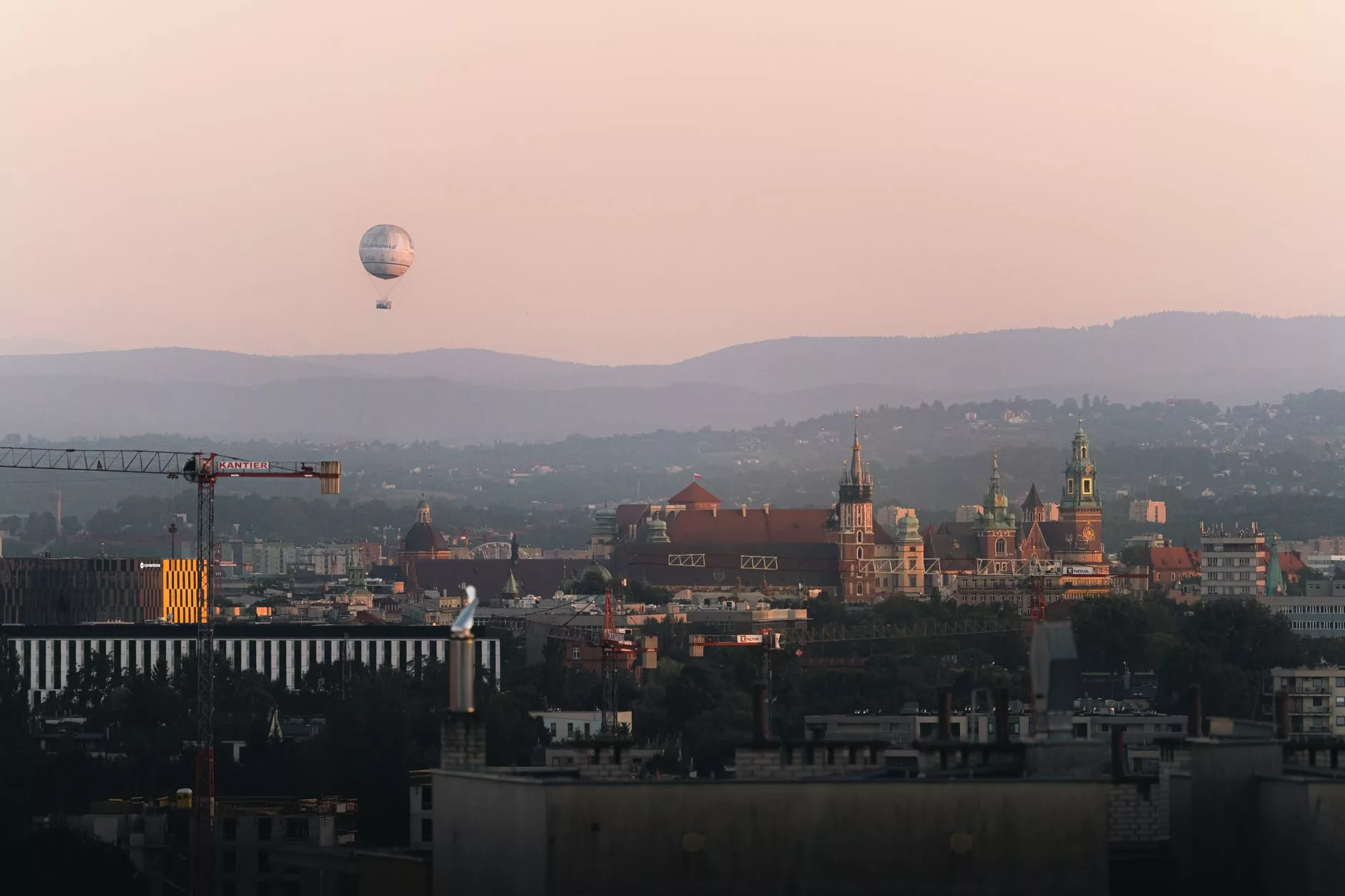 Krakow Wawel Kalesi manzaralı gün batımı