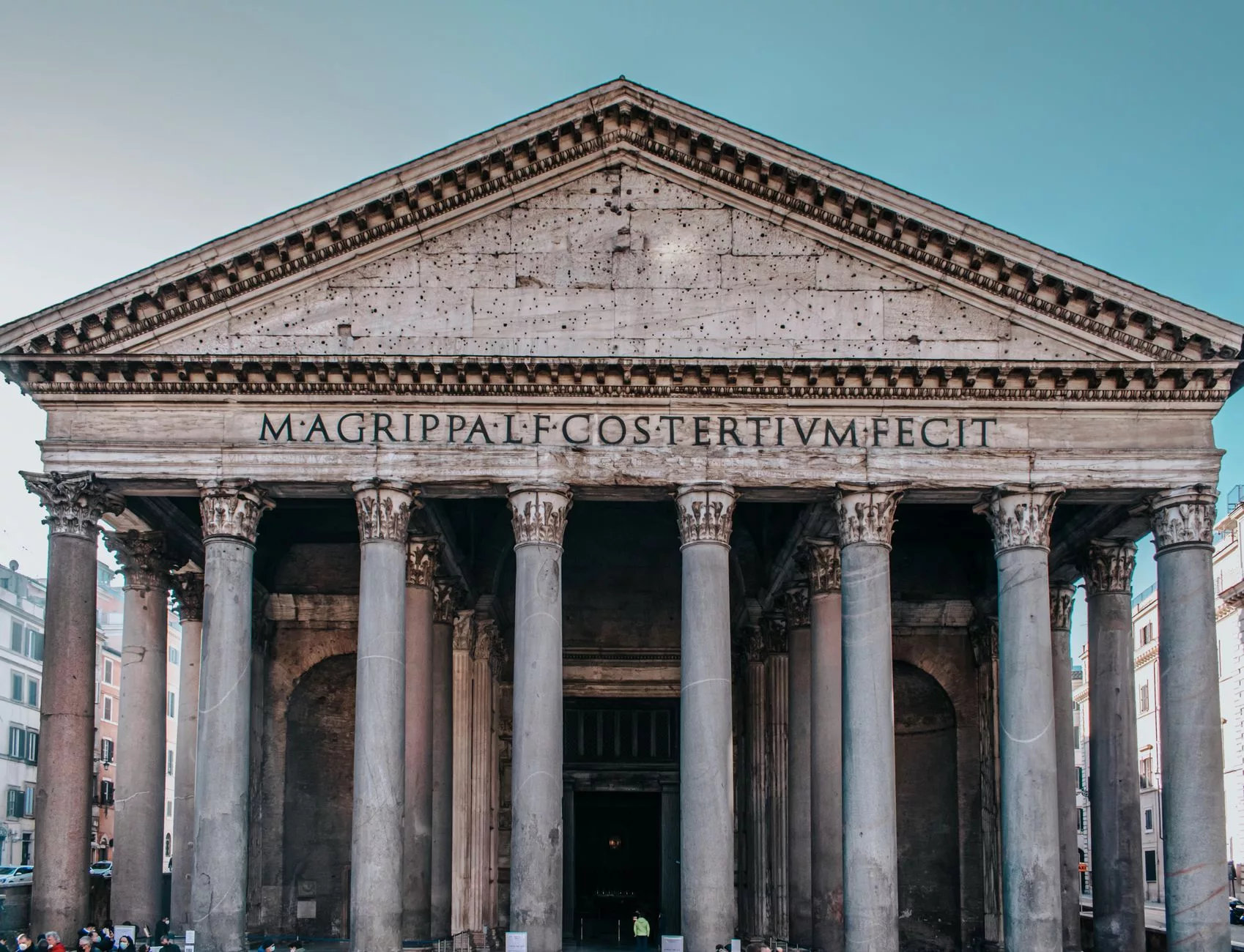 Roma Pantheon dis cephe ve meydan