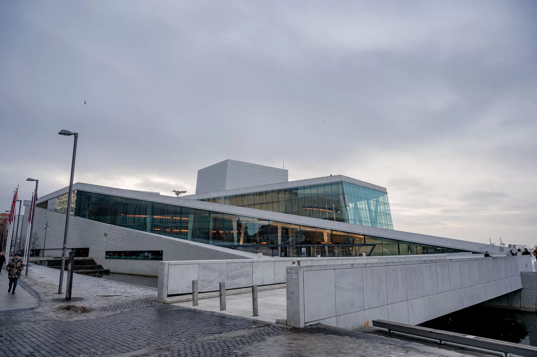 Oslo Opera Binası bembeyaz dış cephe