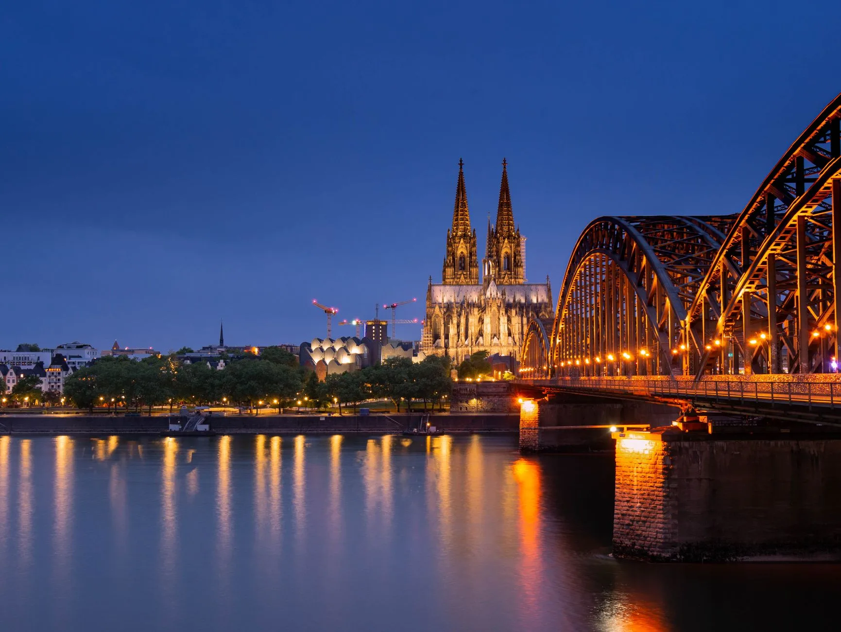 Köln Bonn Havalimanı Terminal 1 Girişi