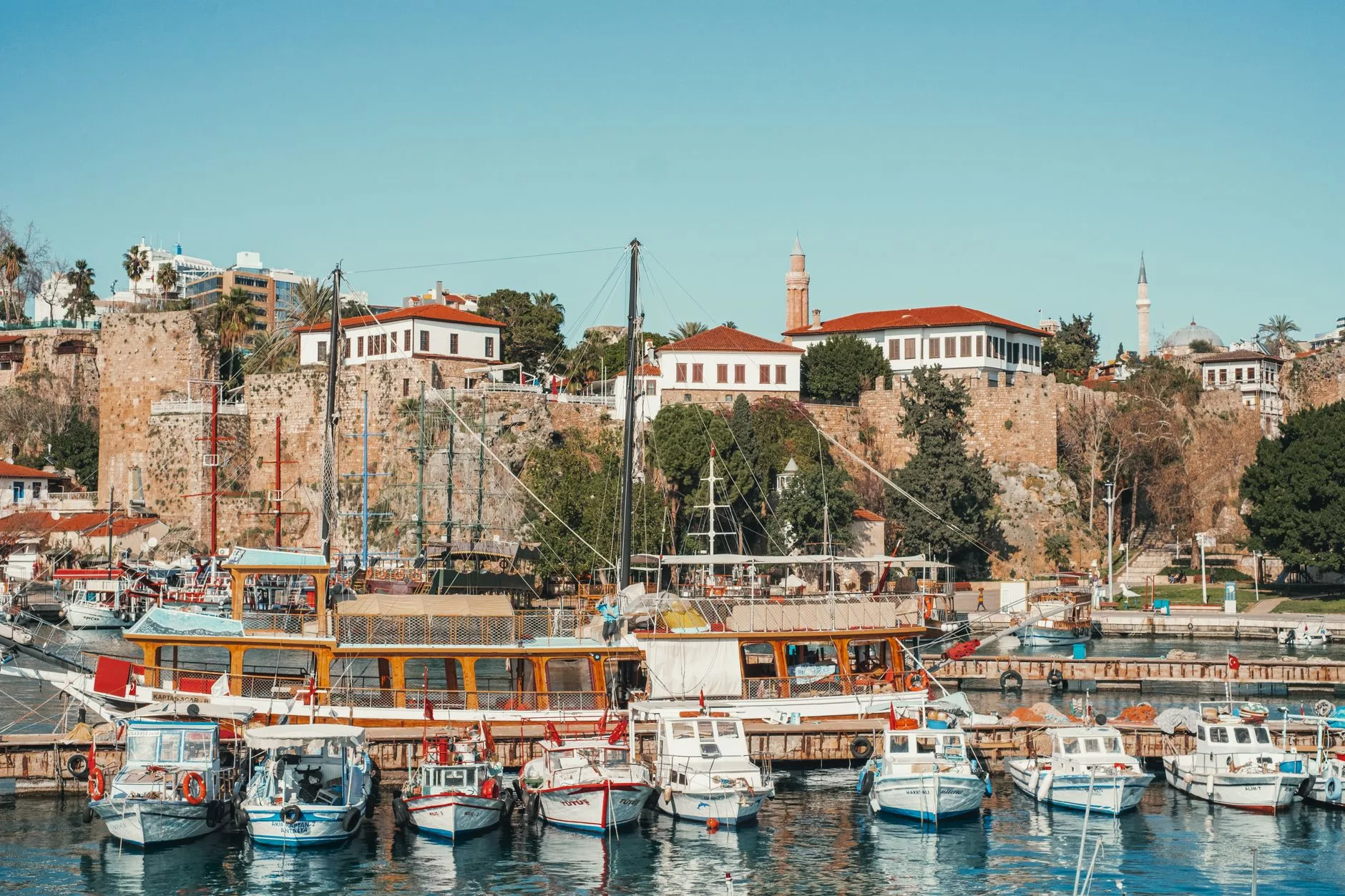 Antalya Kaleici serpme borek ve serpme kahvaltı salonu