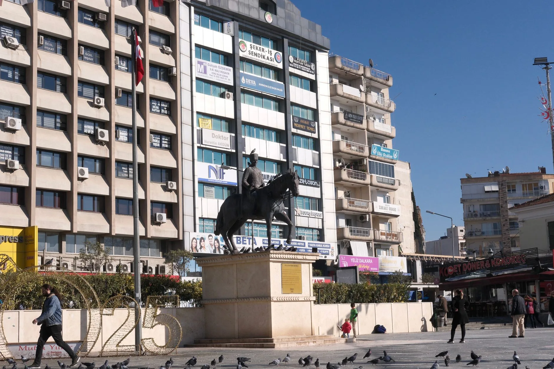 Tiran + Skanderbeg Meydanı