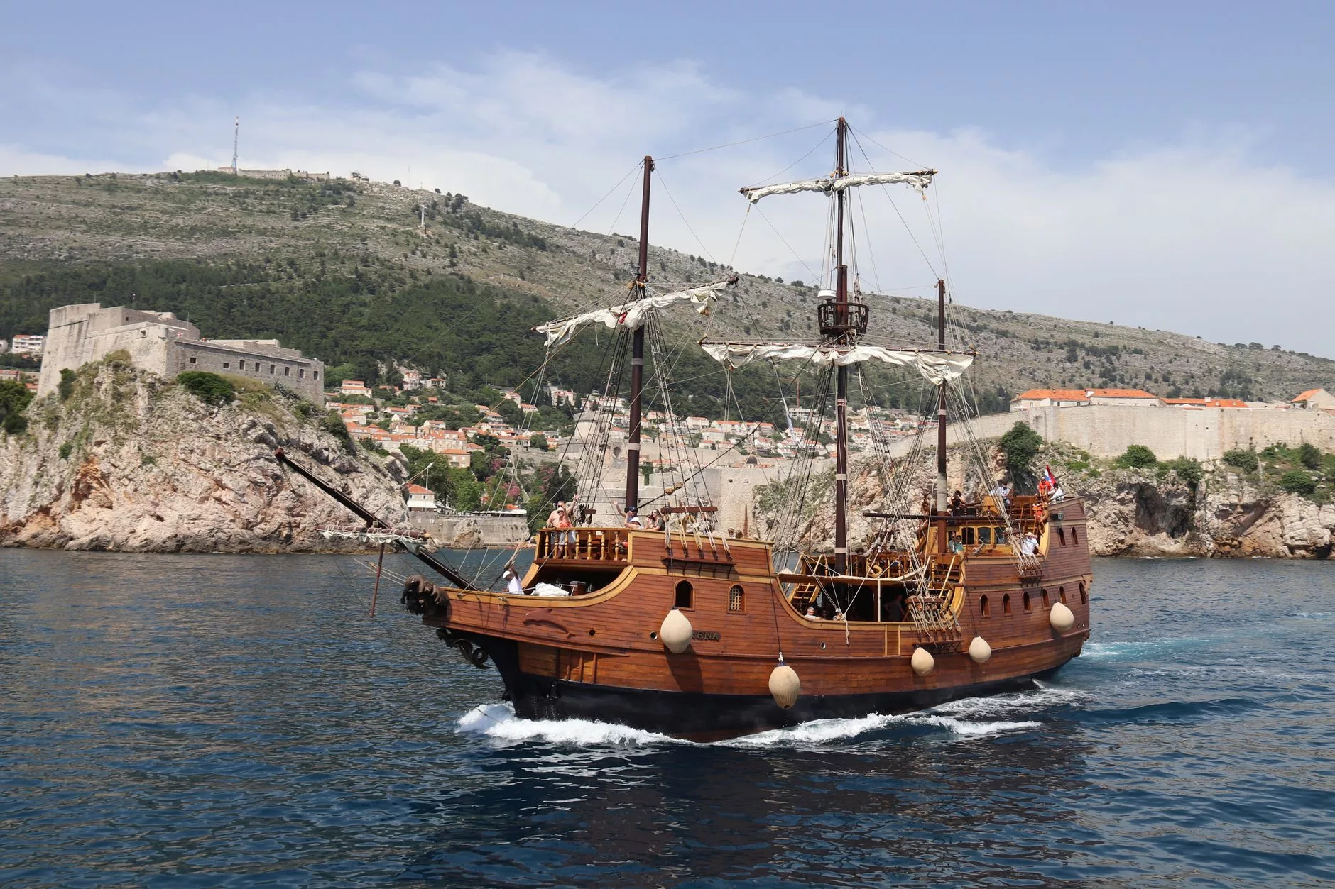Dubrovnik tarihi liman ve tekneler
