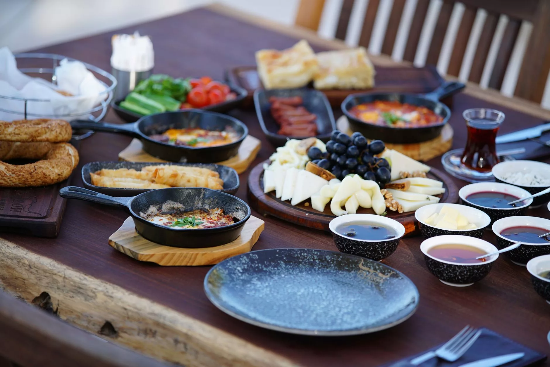 aile kahvaltısı masası