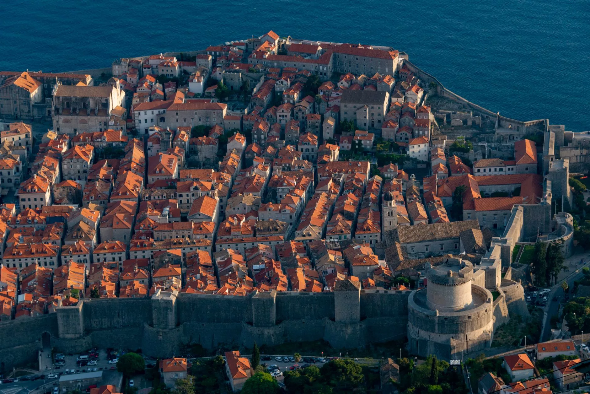 Dubrovnik Eski Kent surları ve Adriyatik Denizi