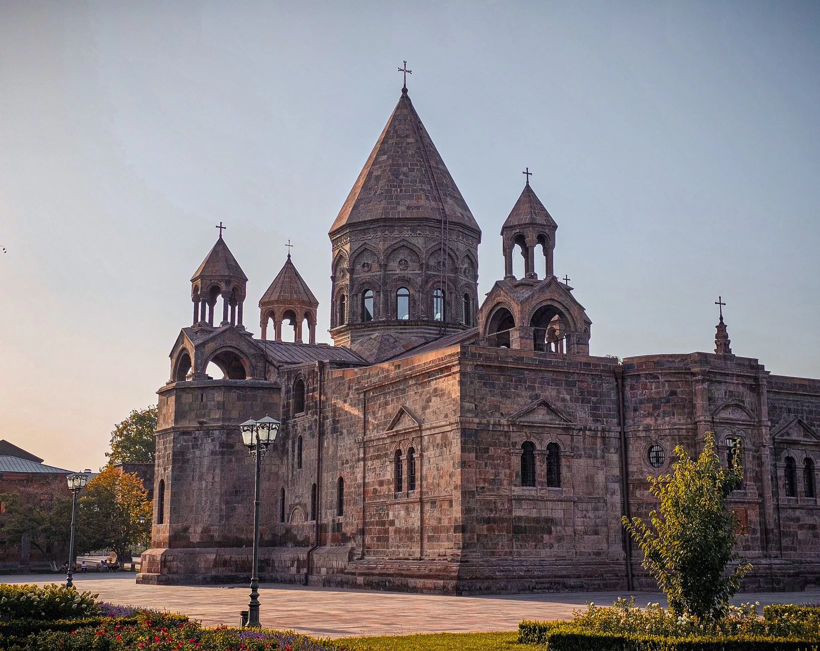 Almatı Zenkov Katedrali