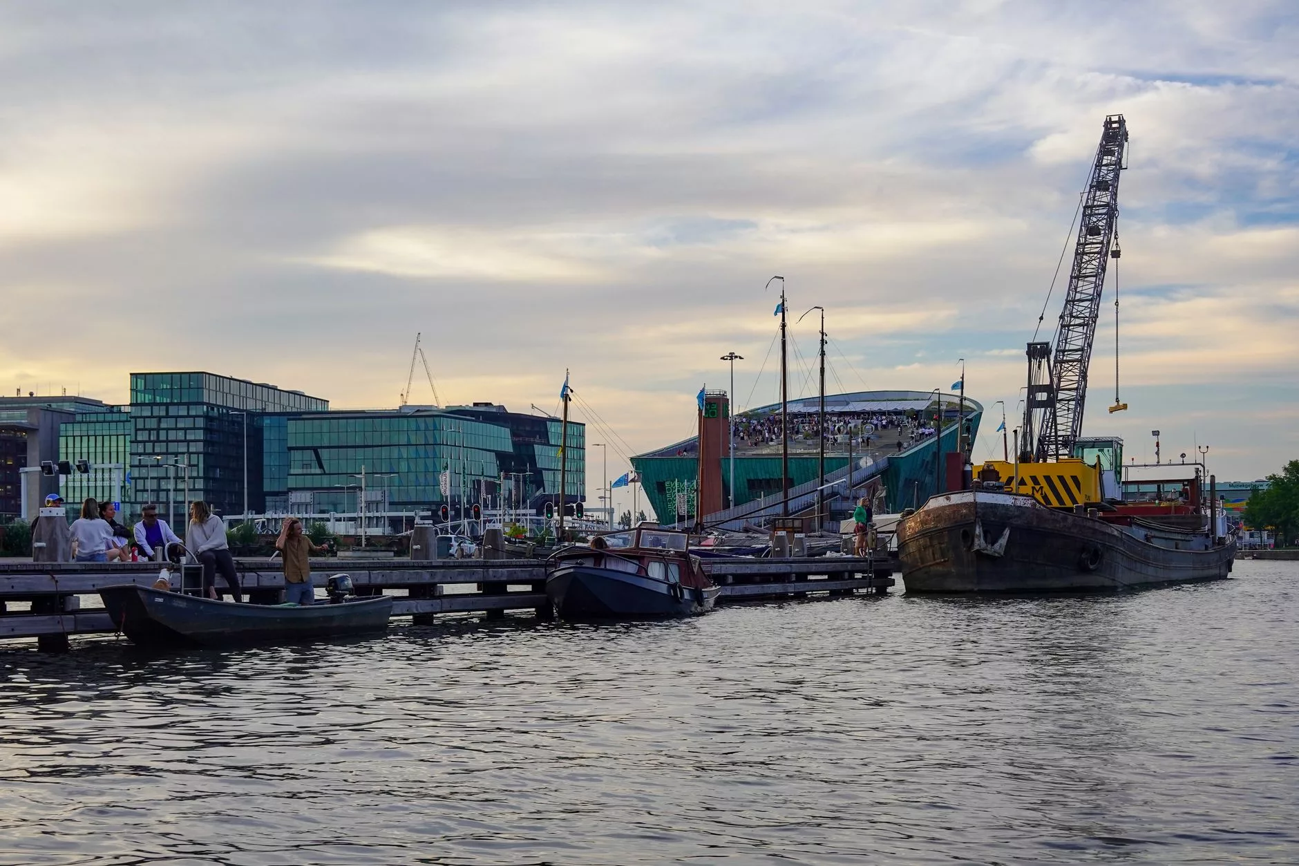 Amsterdam Halk Kütüphanesi OBA Oosterdok