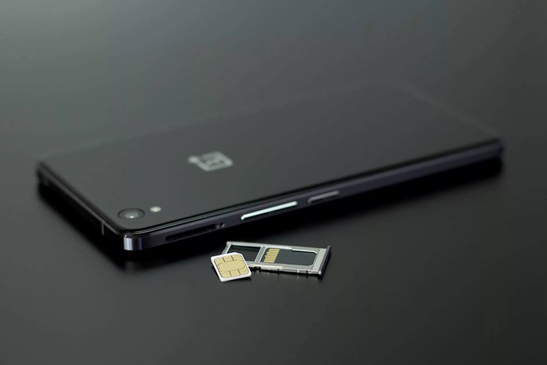 Akıllı telefon ekranında yerel SIM kart paketi seçimi