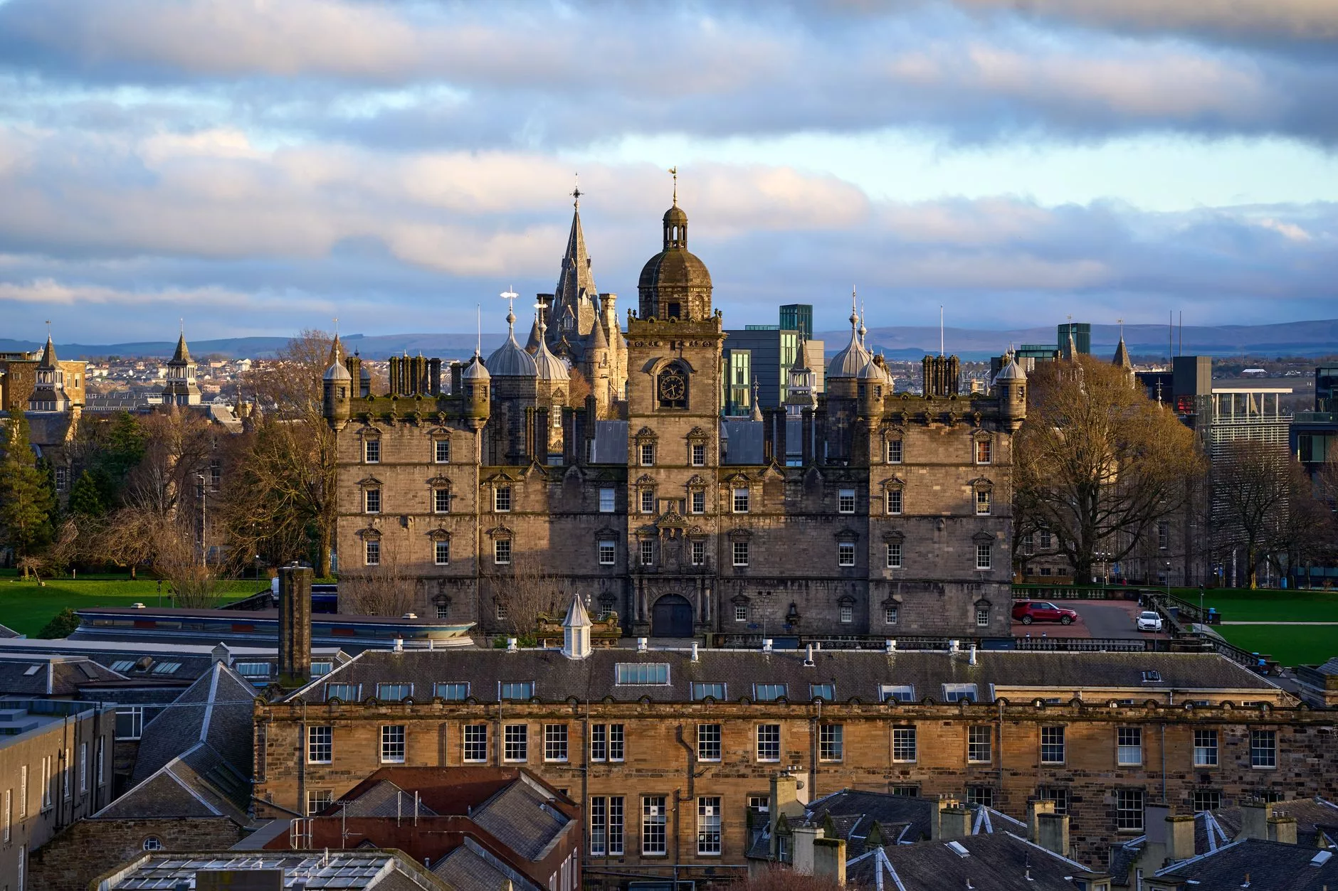 Edinburgh Kalesi surlarından Royal Mile manzarası