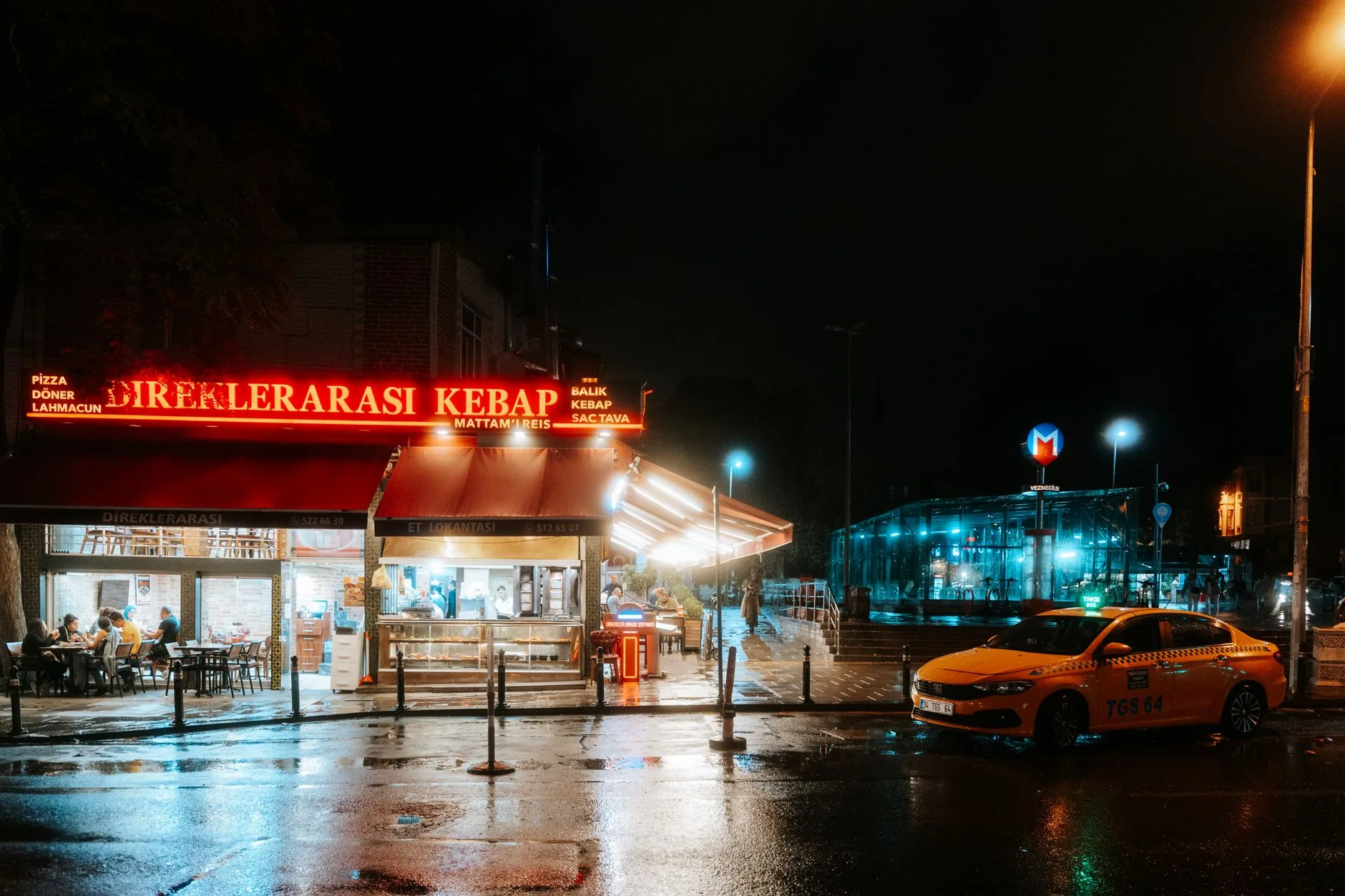 Budapeşte Halal kebap, Erzsébet tér çevresi