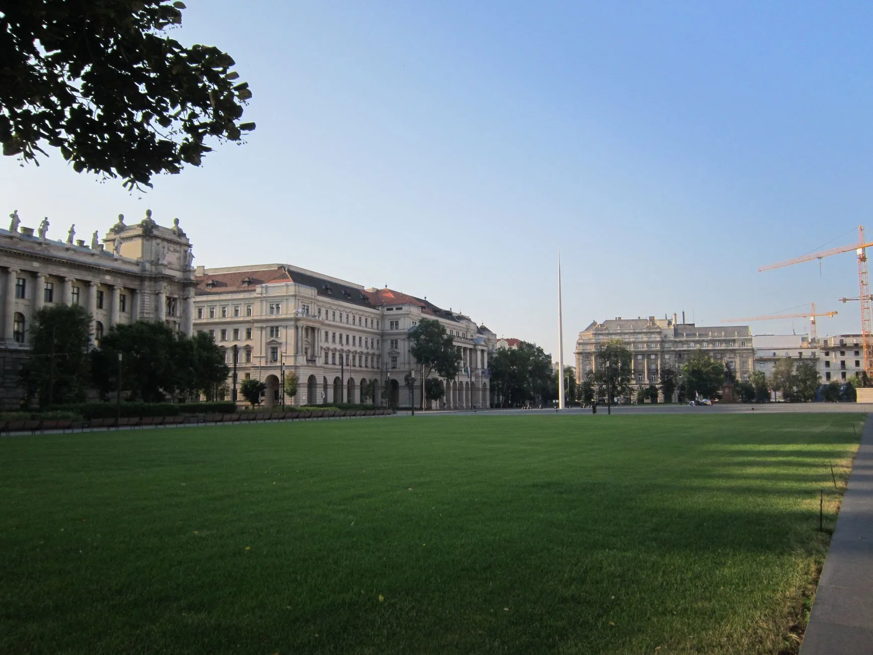 Münih Karlsplatz meydanı
