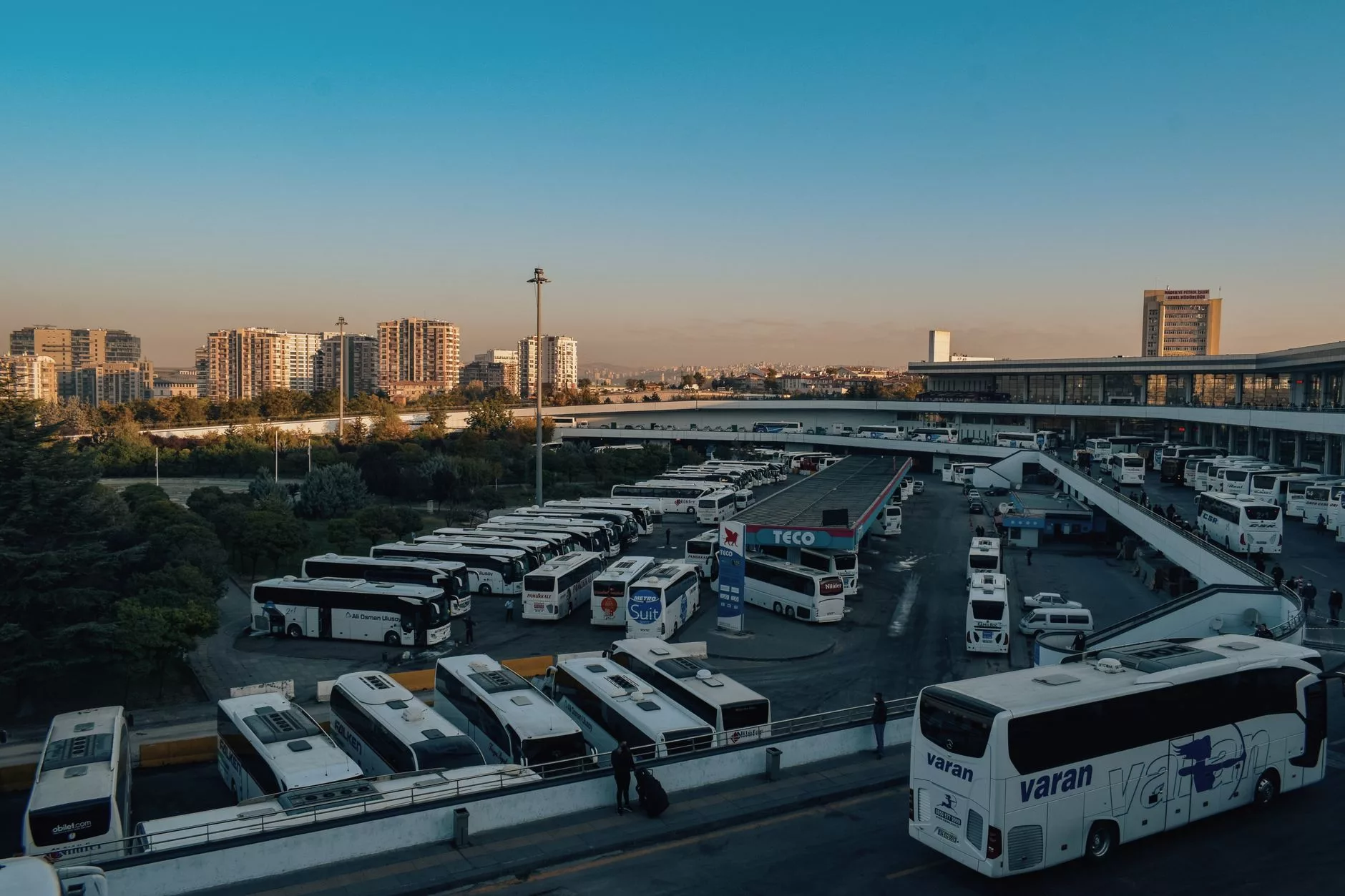 Tiran otobüs durağı ve Fiks kartı
