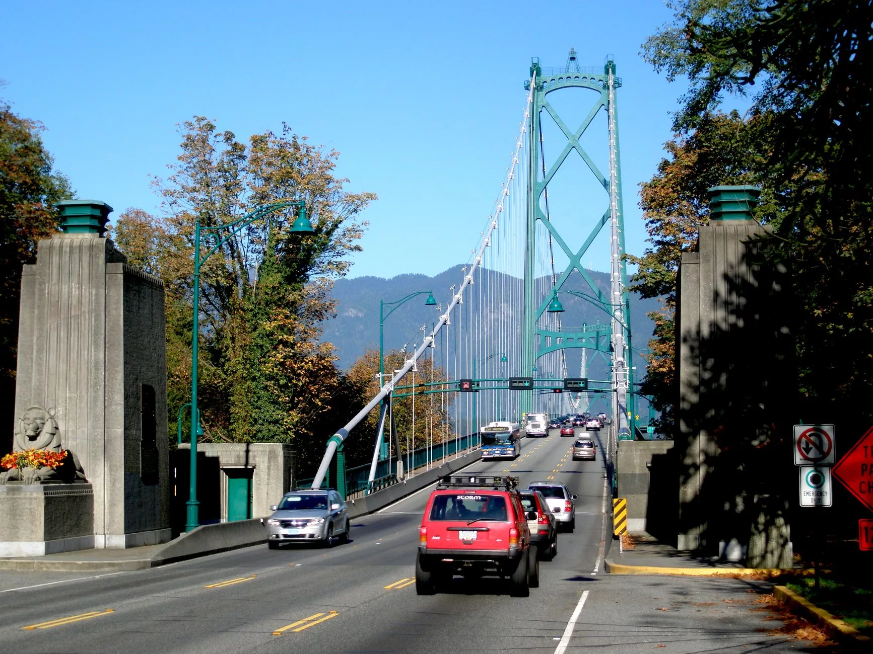 Vancouver + Lions Gate Köprüsü