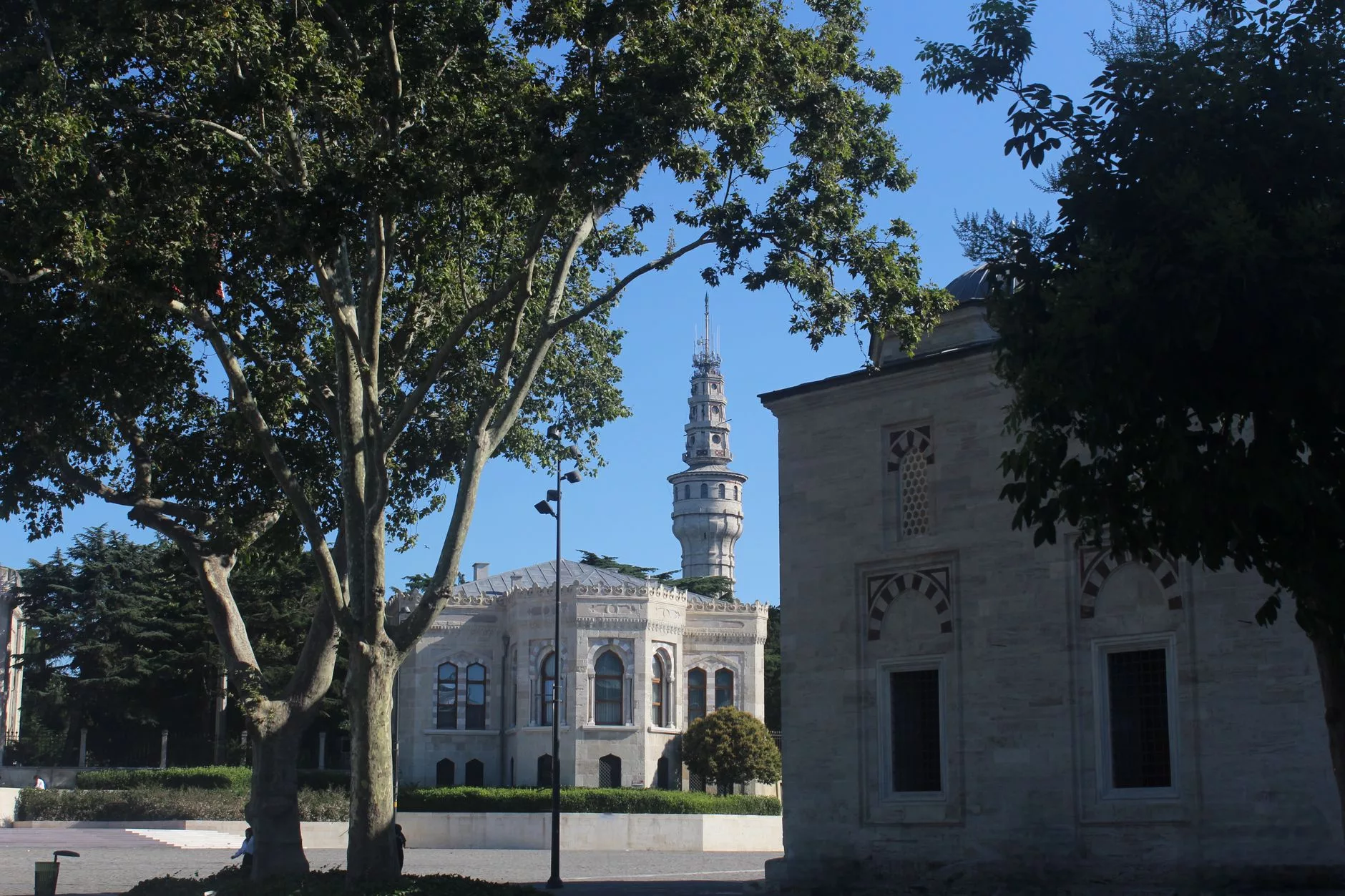 II. Hasan Camii minaresi ve okyanus manzarası