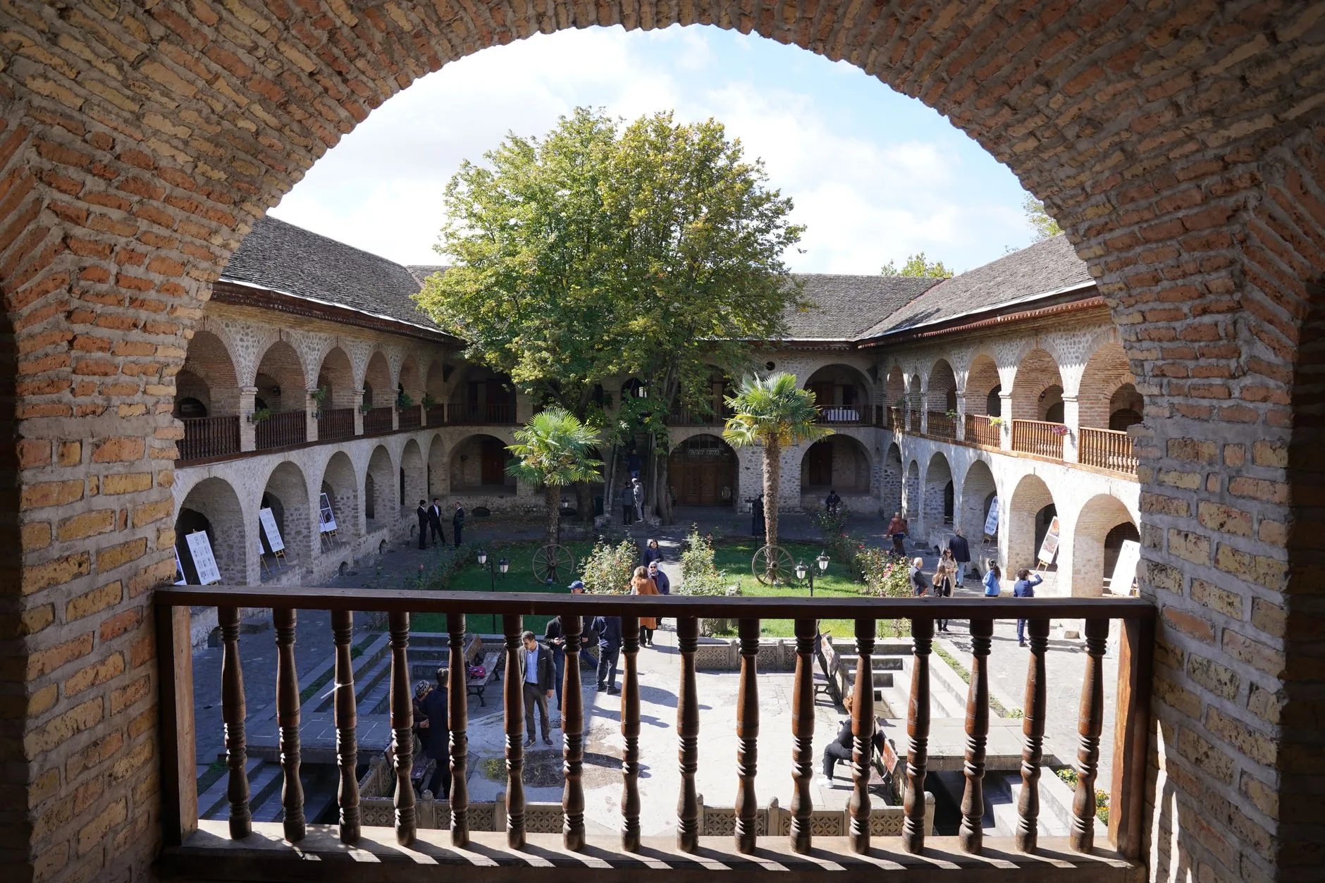 David Kakabadze Güzel Sanatlar Galerisi içi