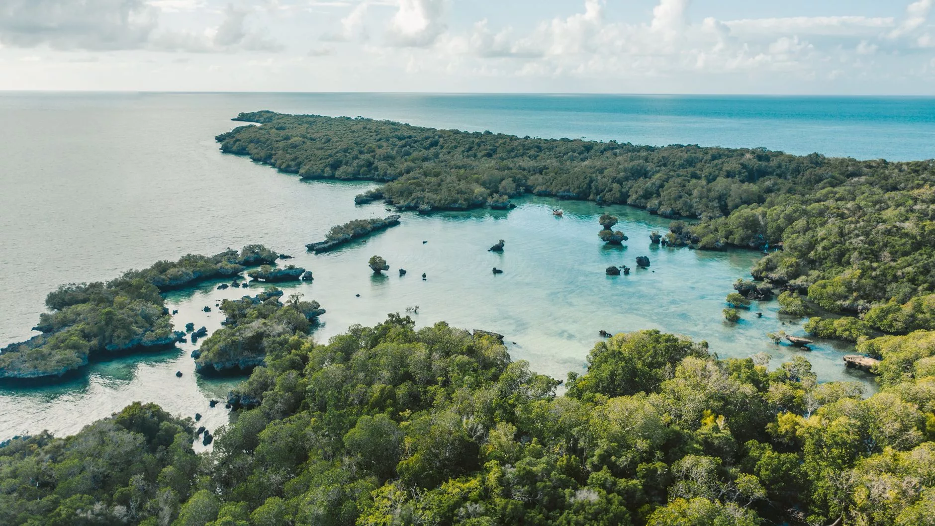 Zanzibar Maruhubi Sarayı sütunlu kalıntıları