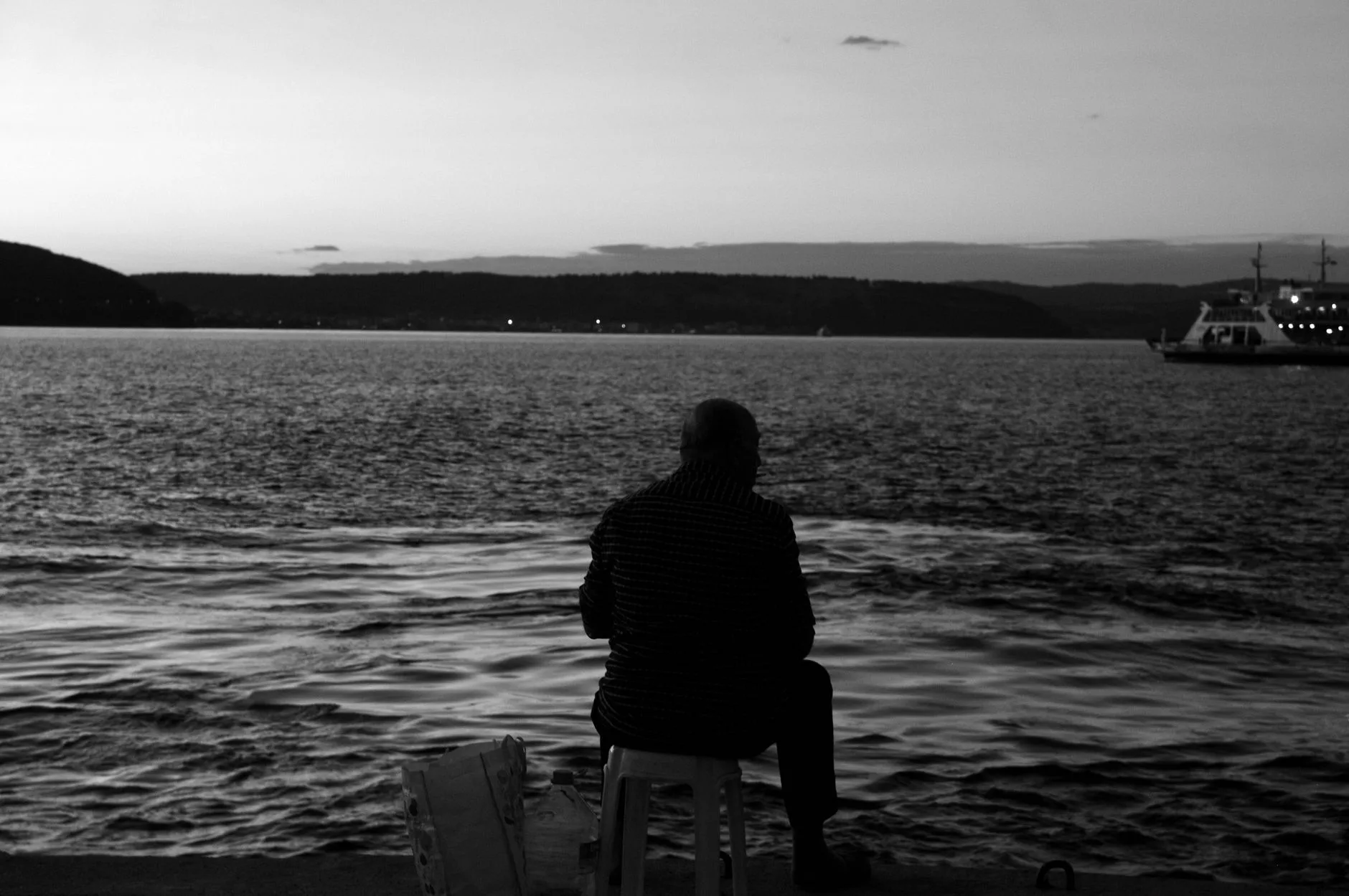 Selanik + sahil boyu akşam yürüyüşü ve Beyaz Kule silüeti