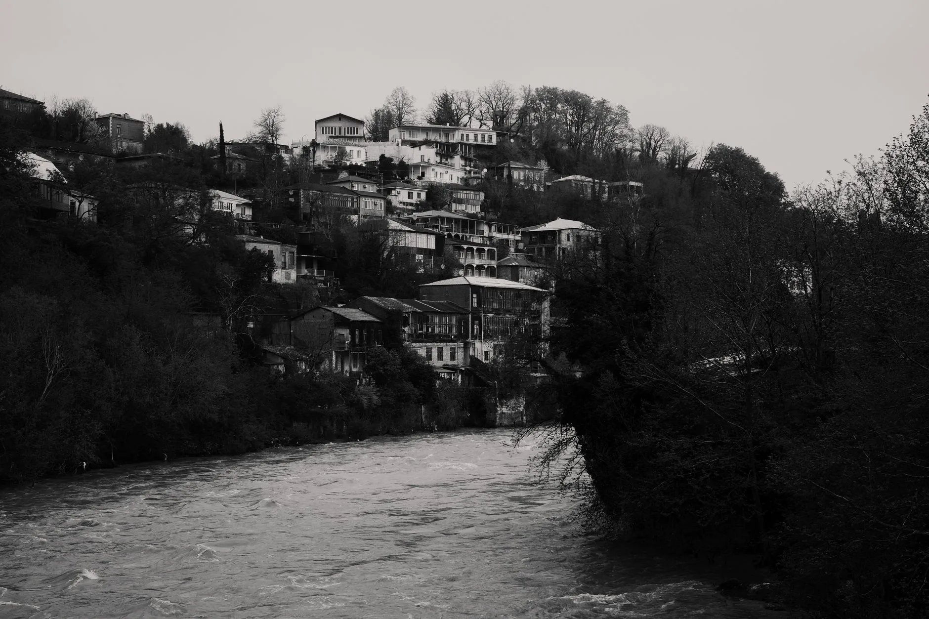 Kutaisi Beyaz Köprü (White Bridge) Rioni Nehri üzeri