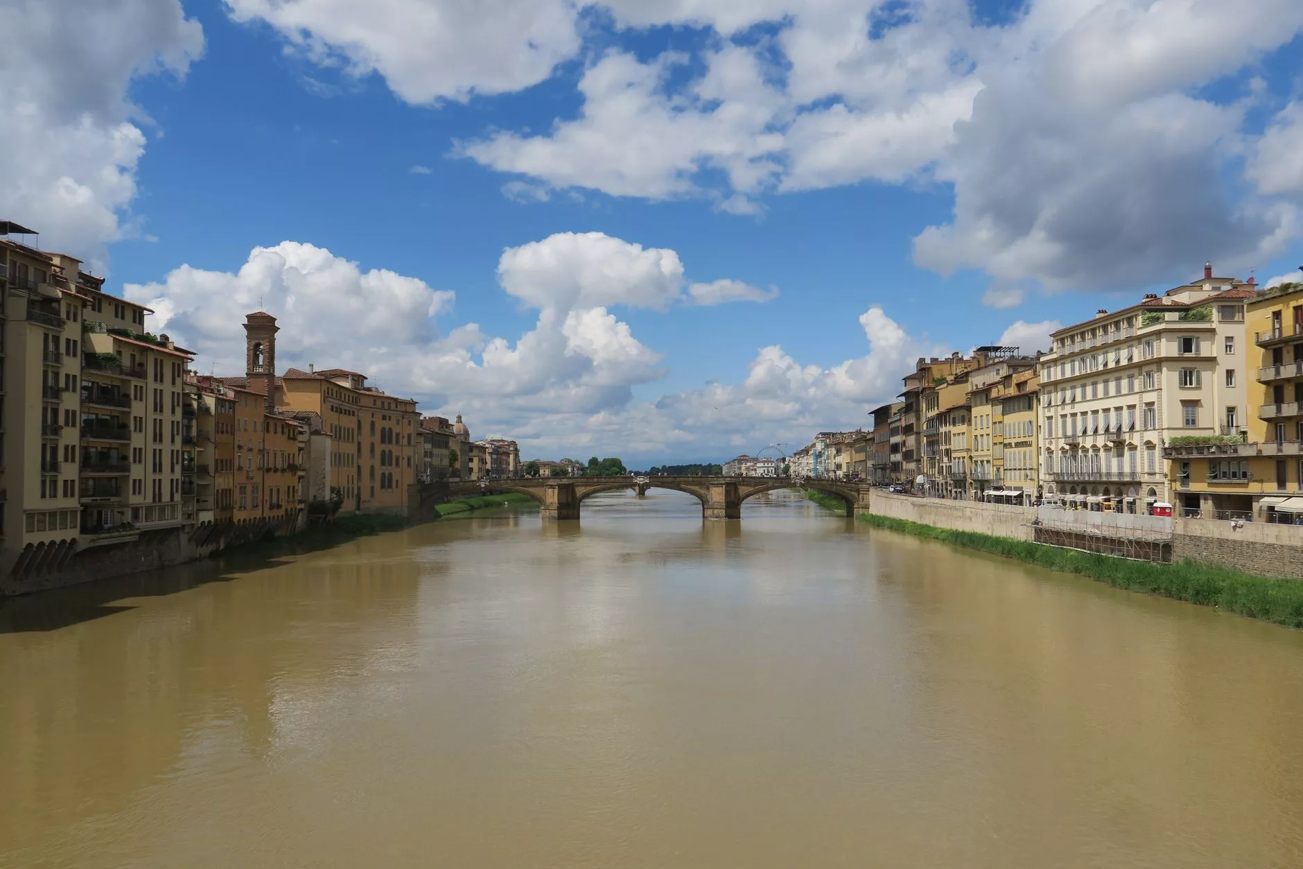 Floransa + Ponte Santa Trinita ve nehir manzarası