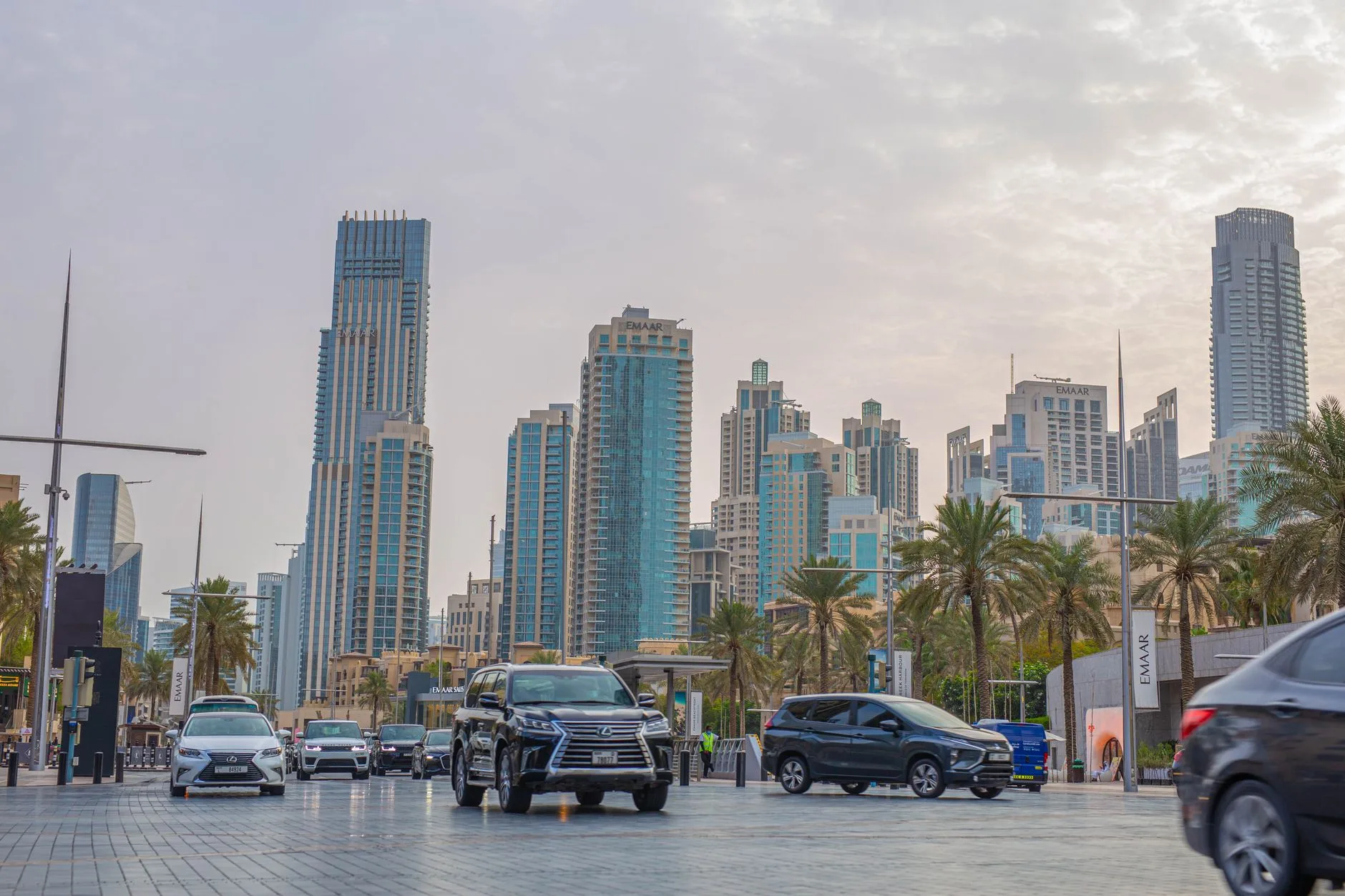 Dubai Uber uygulaması, taksi duraklı caddeler