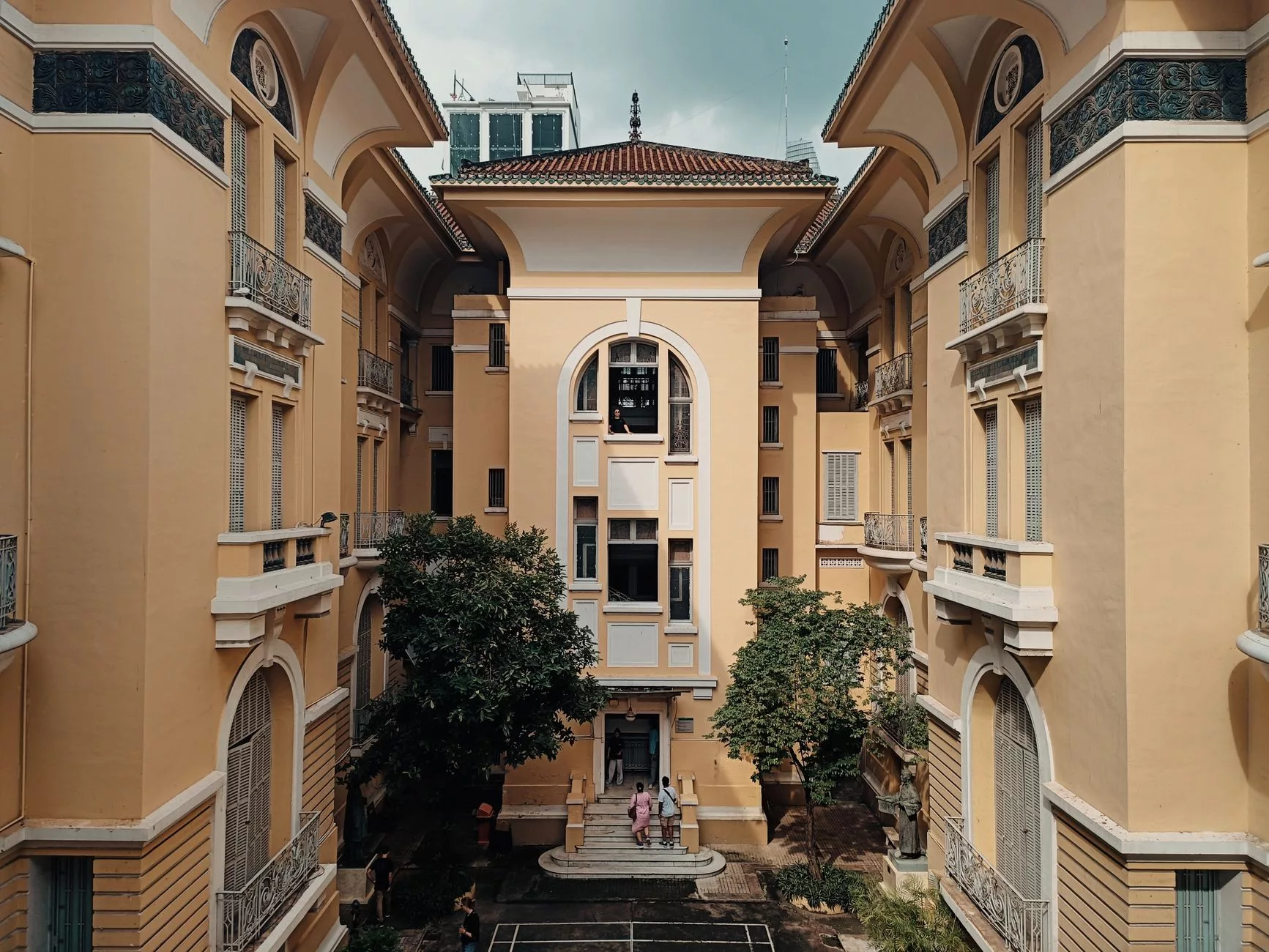 Ho Chi Minh + Fine Arts Museum mimarisi