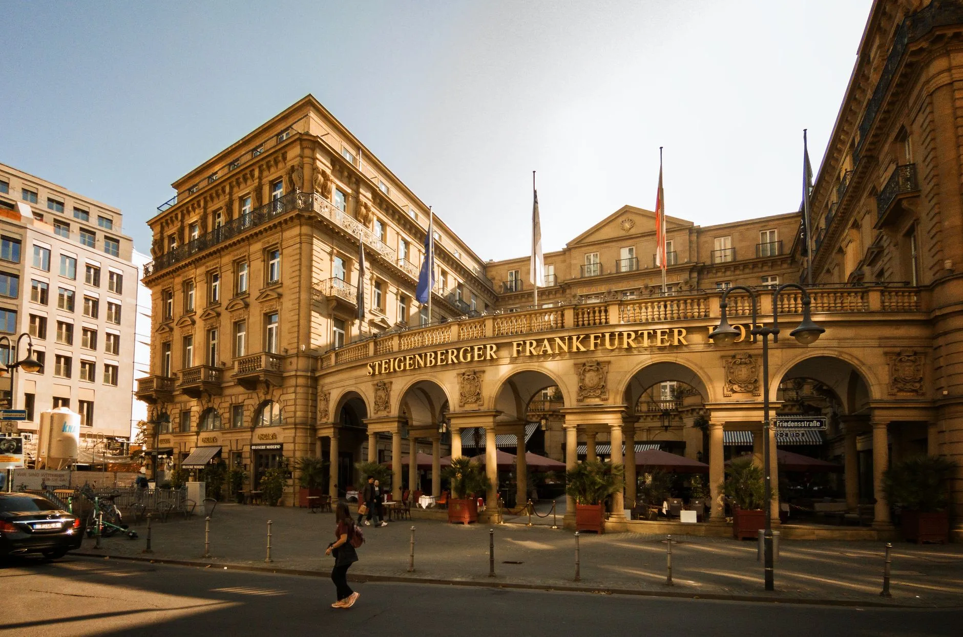 Frankfurt Börsenplatz meydanı ve borsa binası