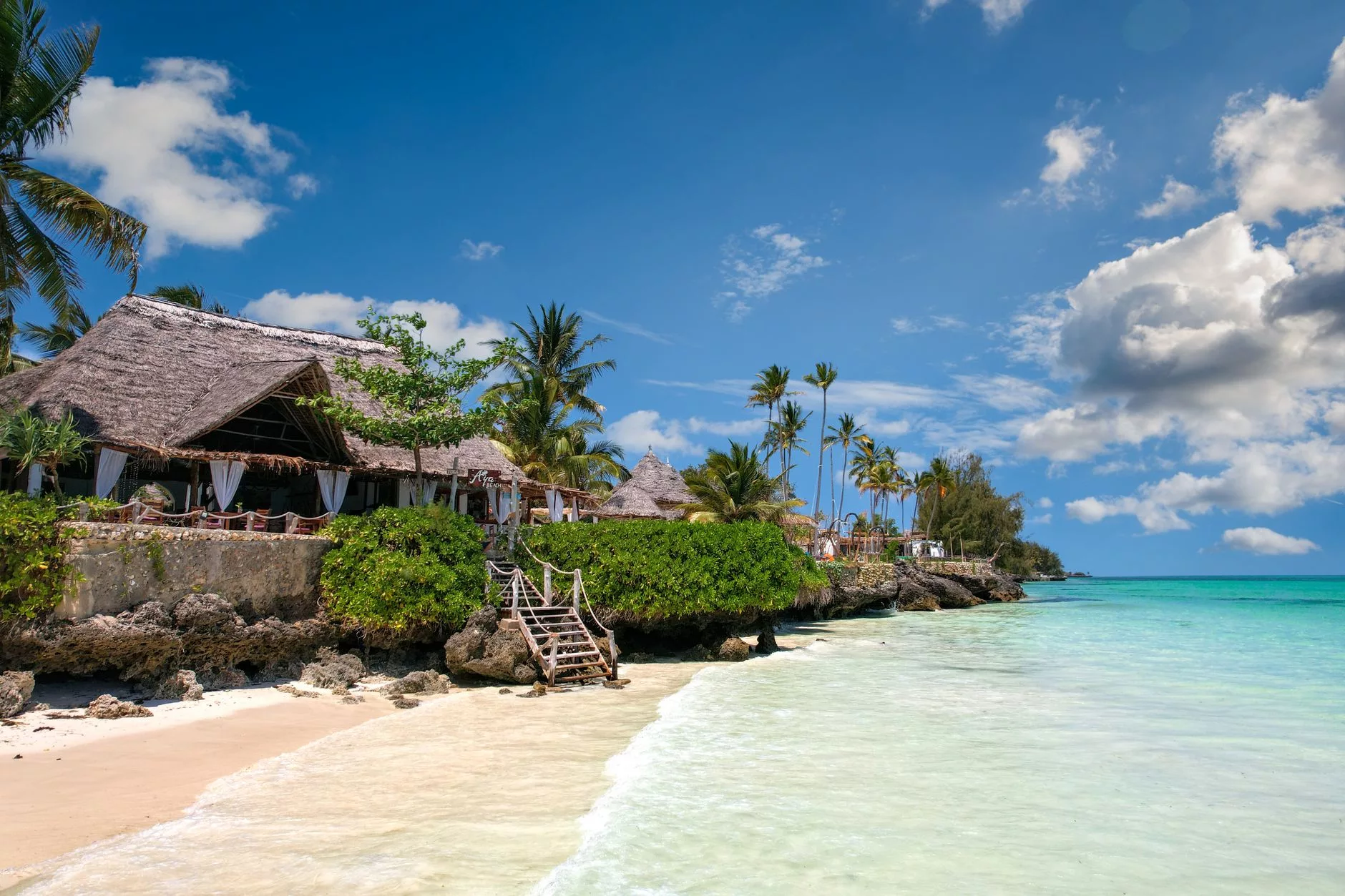 Zanzibar House of Wonders bahçesi