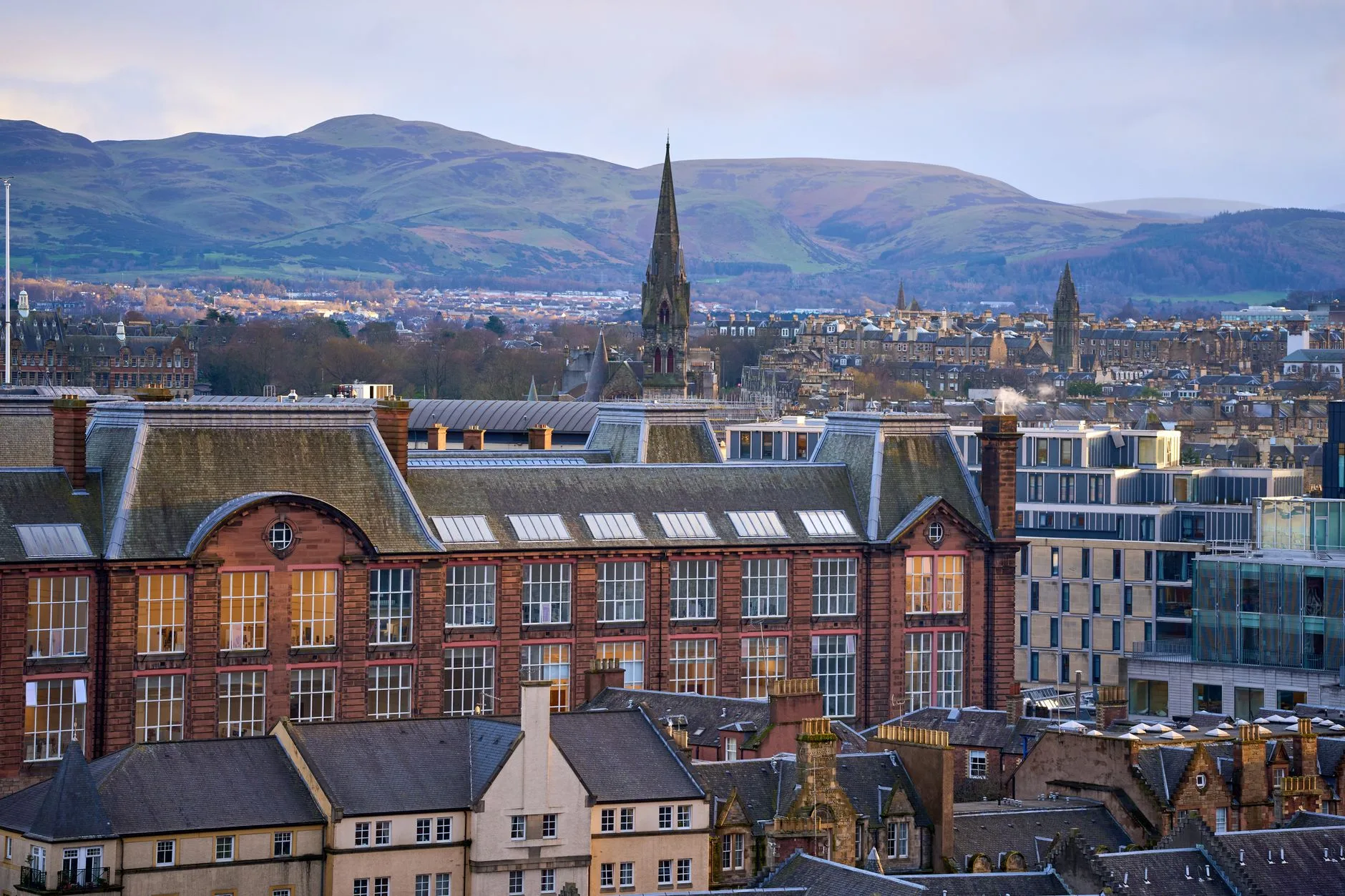 Edinburgh Gezi Rehberi (2026): Keşfetmenin Renkli Dünyası