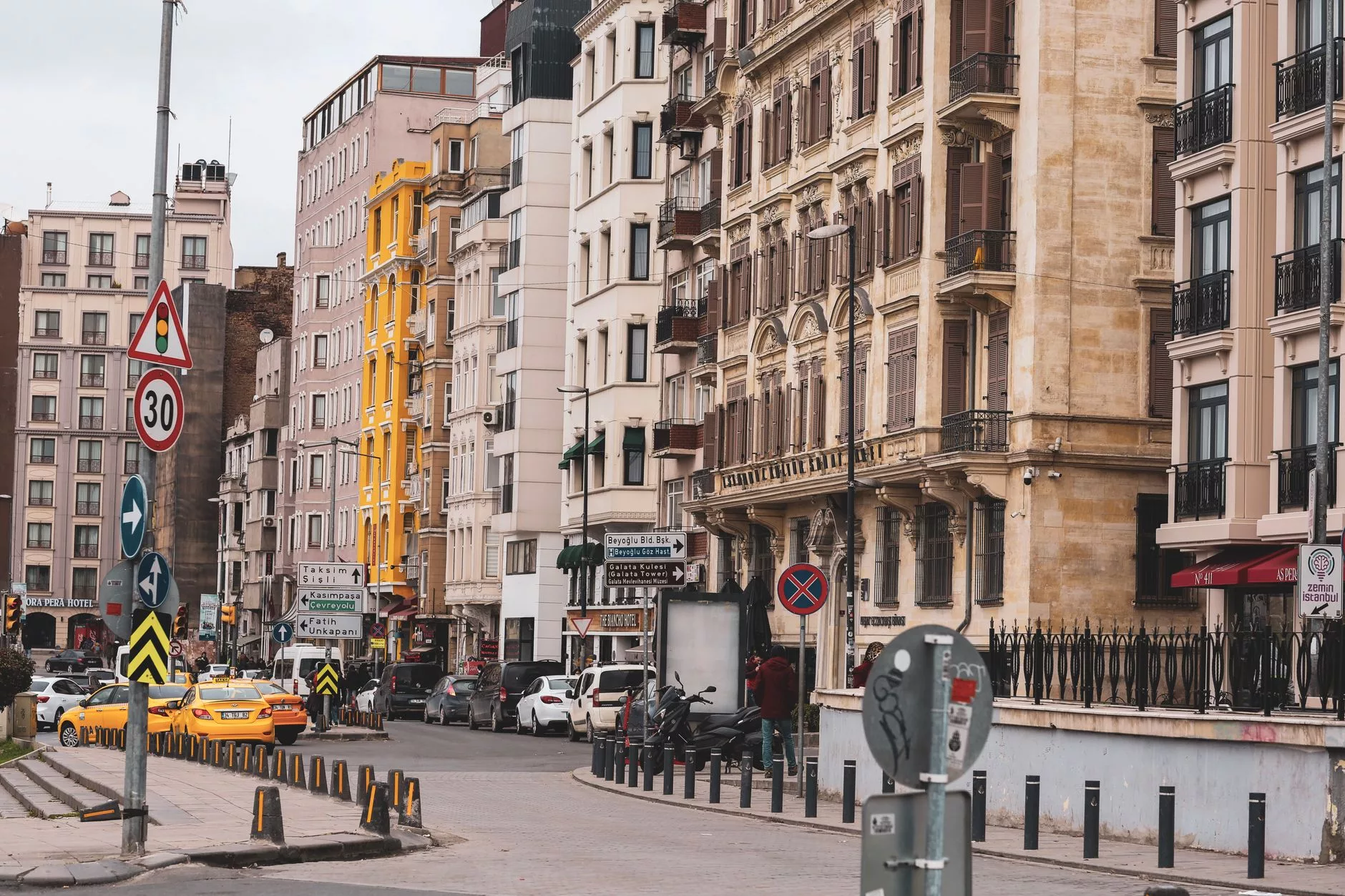 Agmashenebeli Caddesi
