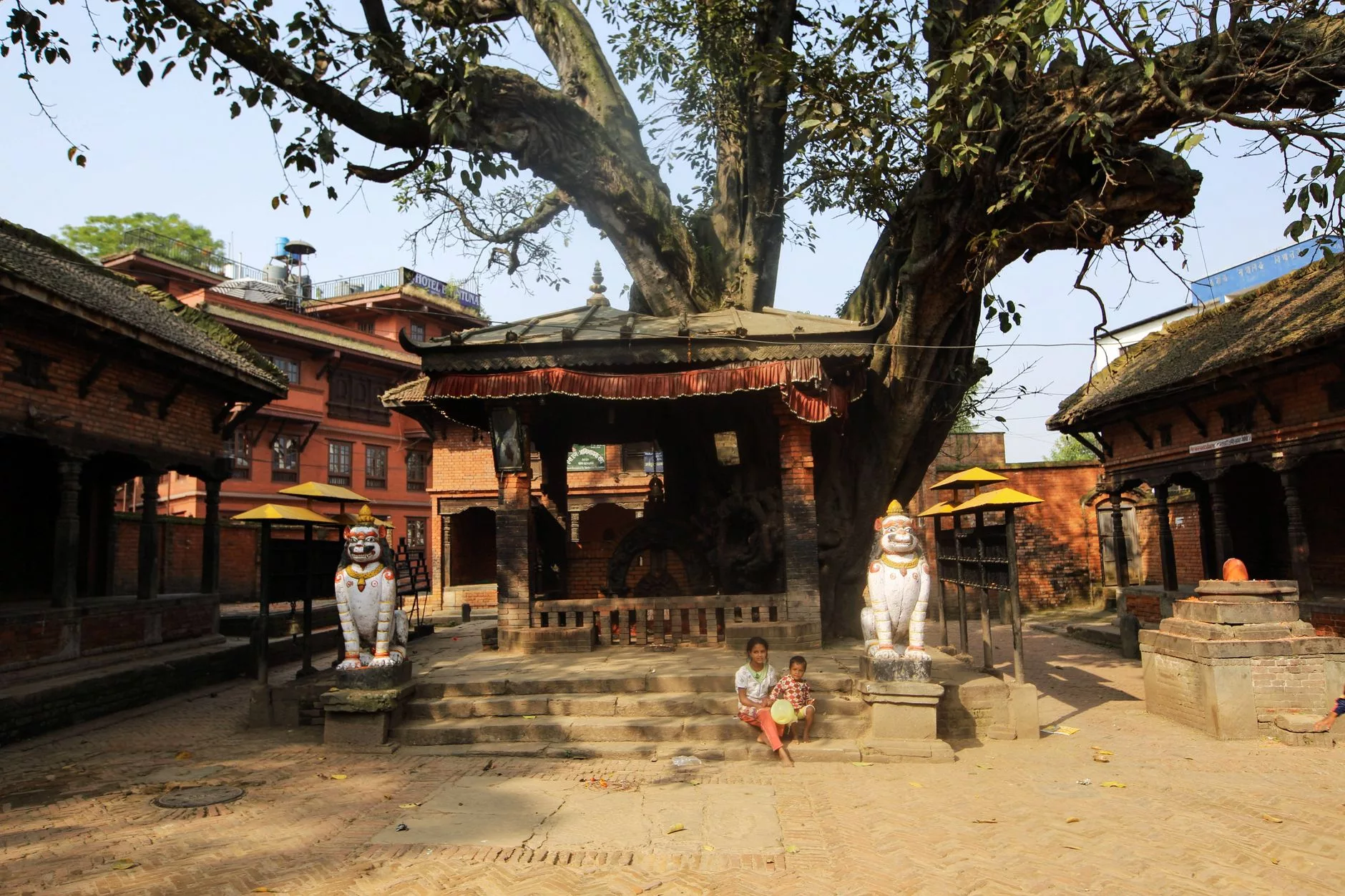 Katmandu Durbar Meydanı üzerindeki tarihi pagoda mimarisi