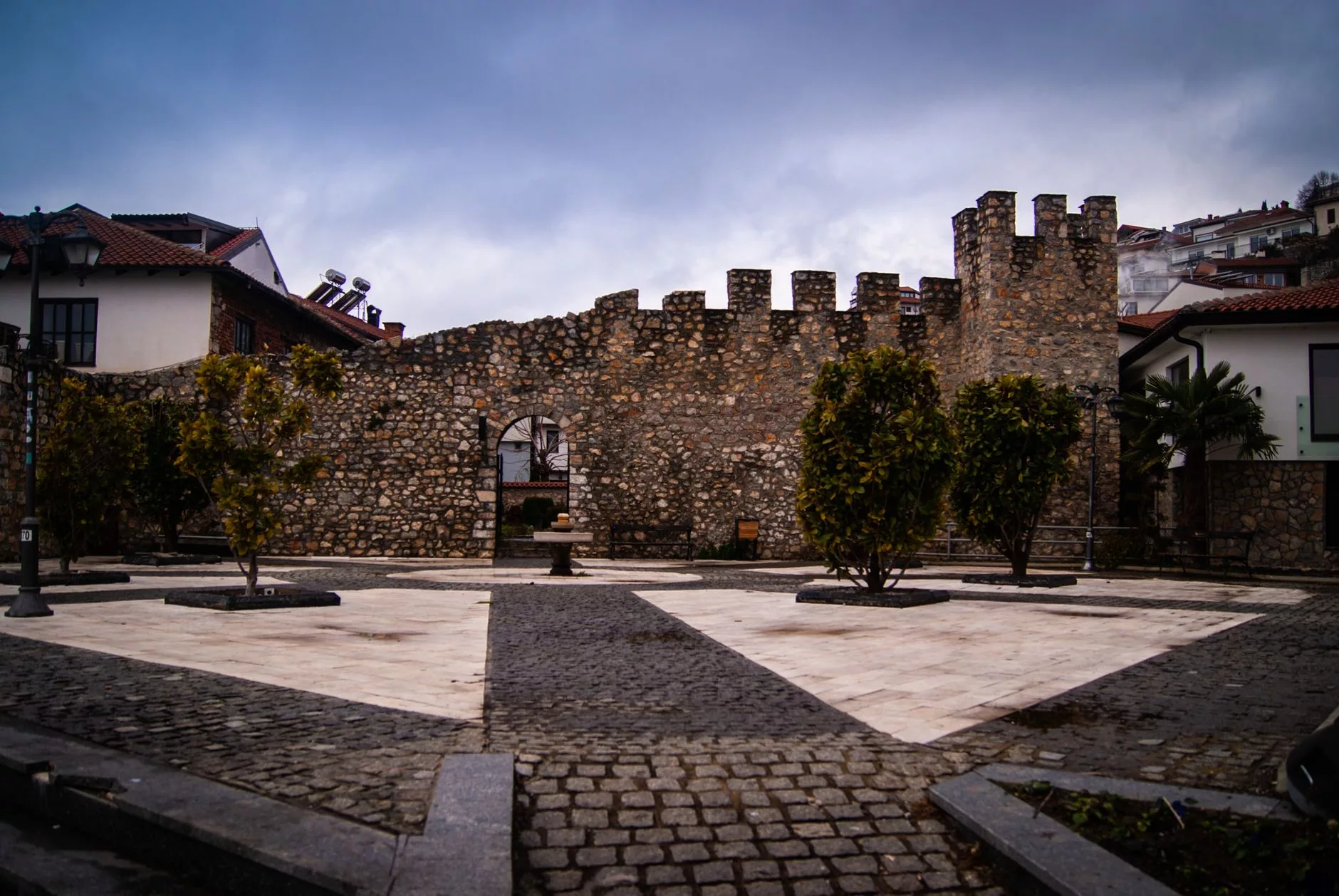 Ohrid + eski Çarşı sokağı ve geleneksel dükkanlar