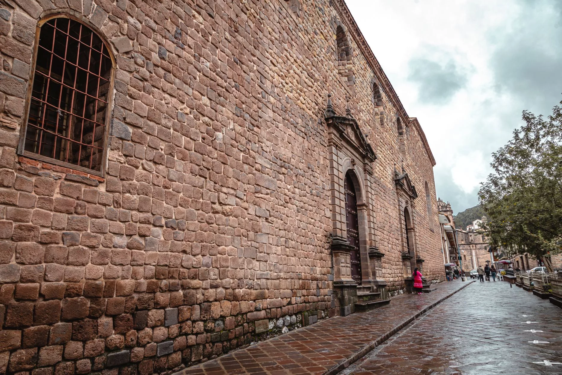 Cusco Qorikancha Tapınağı ve taş duvarlar