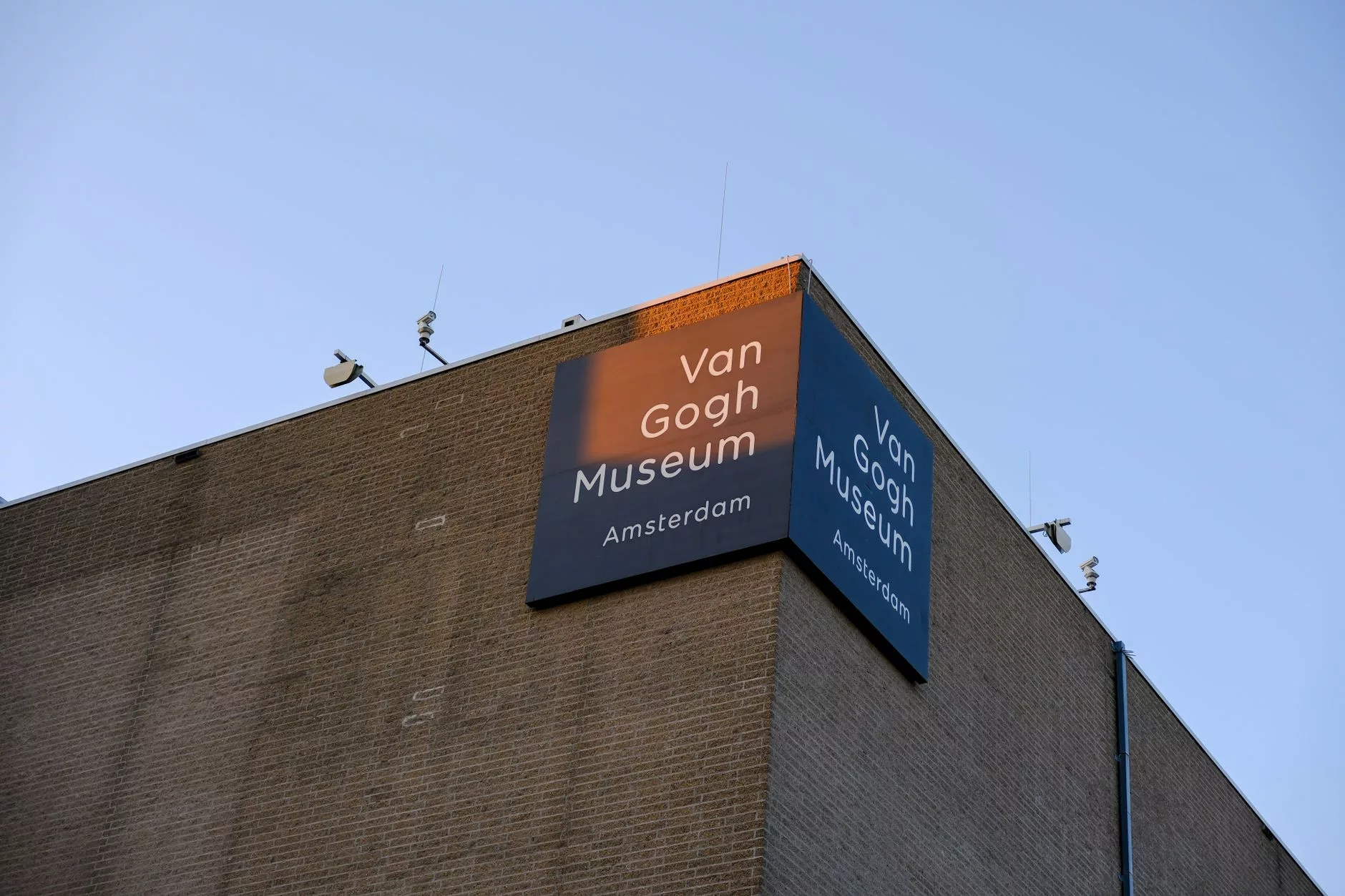 Amsterdam Van Gogh Müzesi modern mimarisi