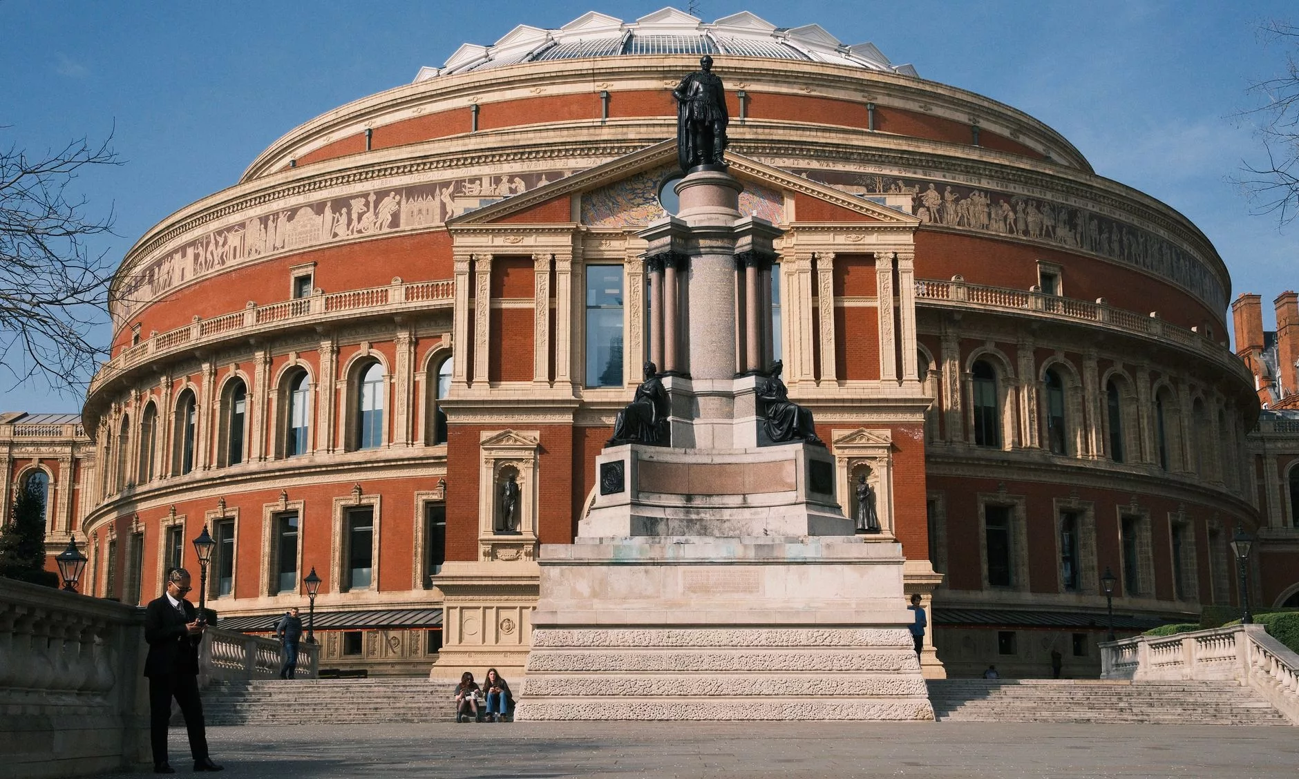 Manchester + Albert Hall iç mekanı