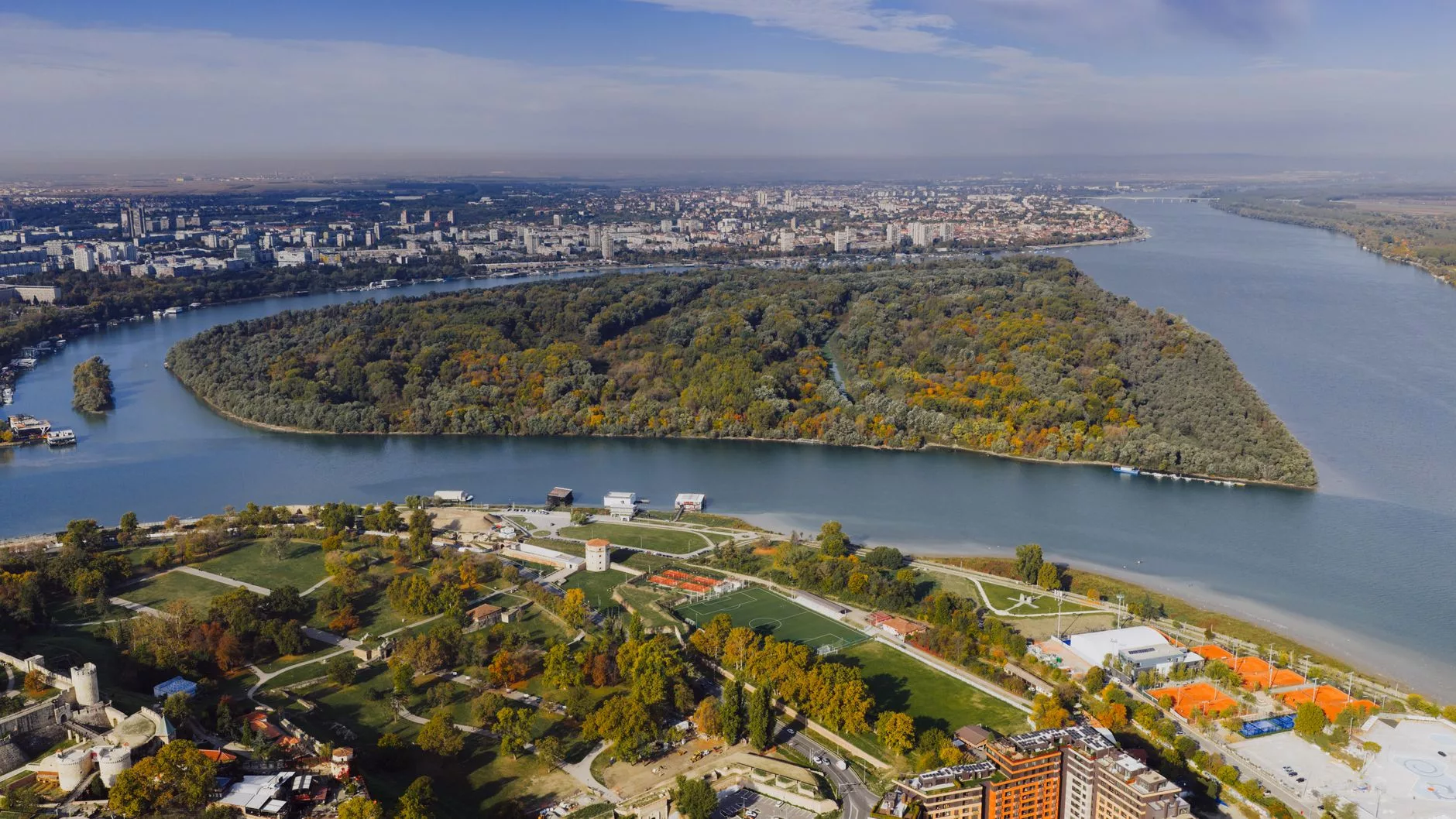 Belgrad + Kalemegdan kalesinden Tuna ve Sava nehirlerinin birleştiği manzara