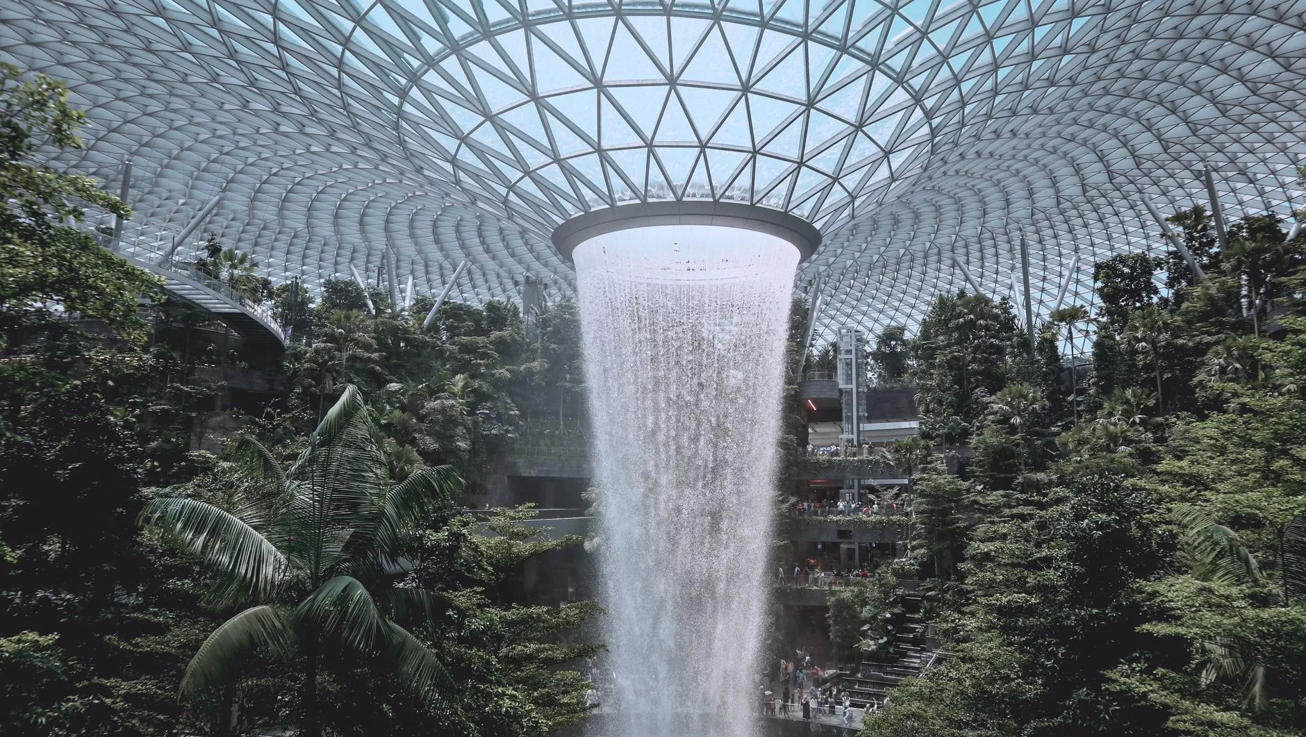 Singapur Changi Havalimanı Jewel şelalesi