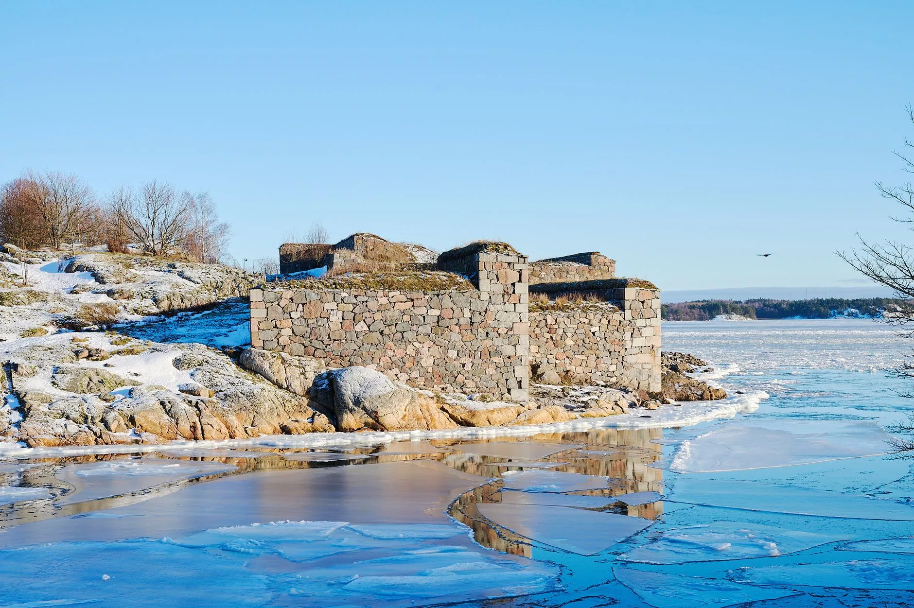 Suomenlinna Deniz Kalesi sahil surları