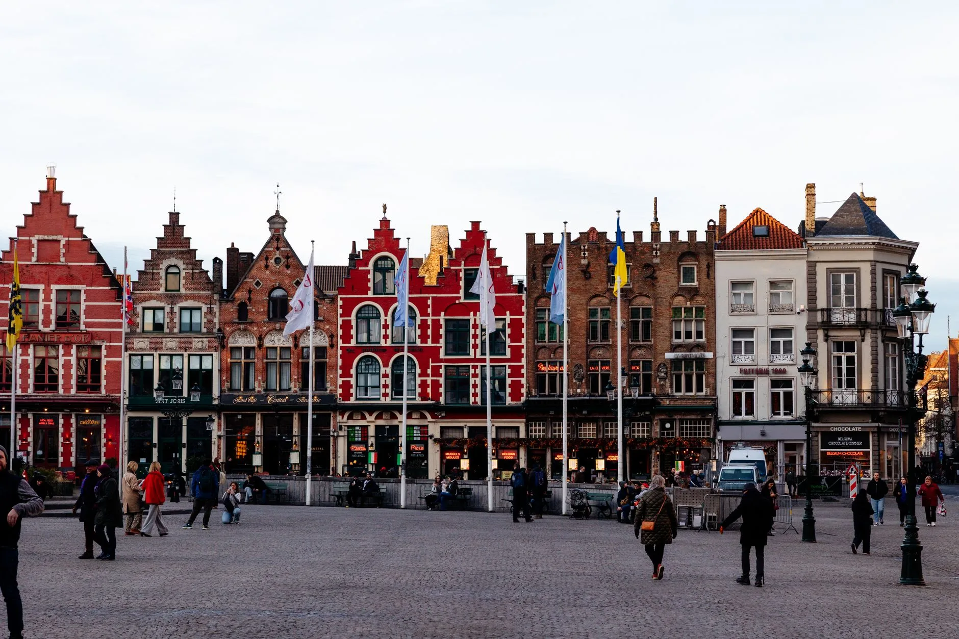 Brugge Markt Meydanı ve tarihi evler
