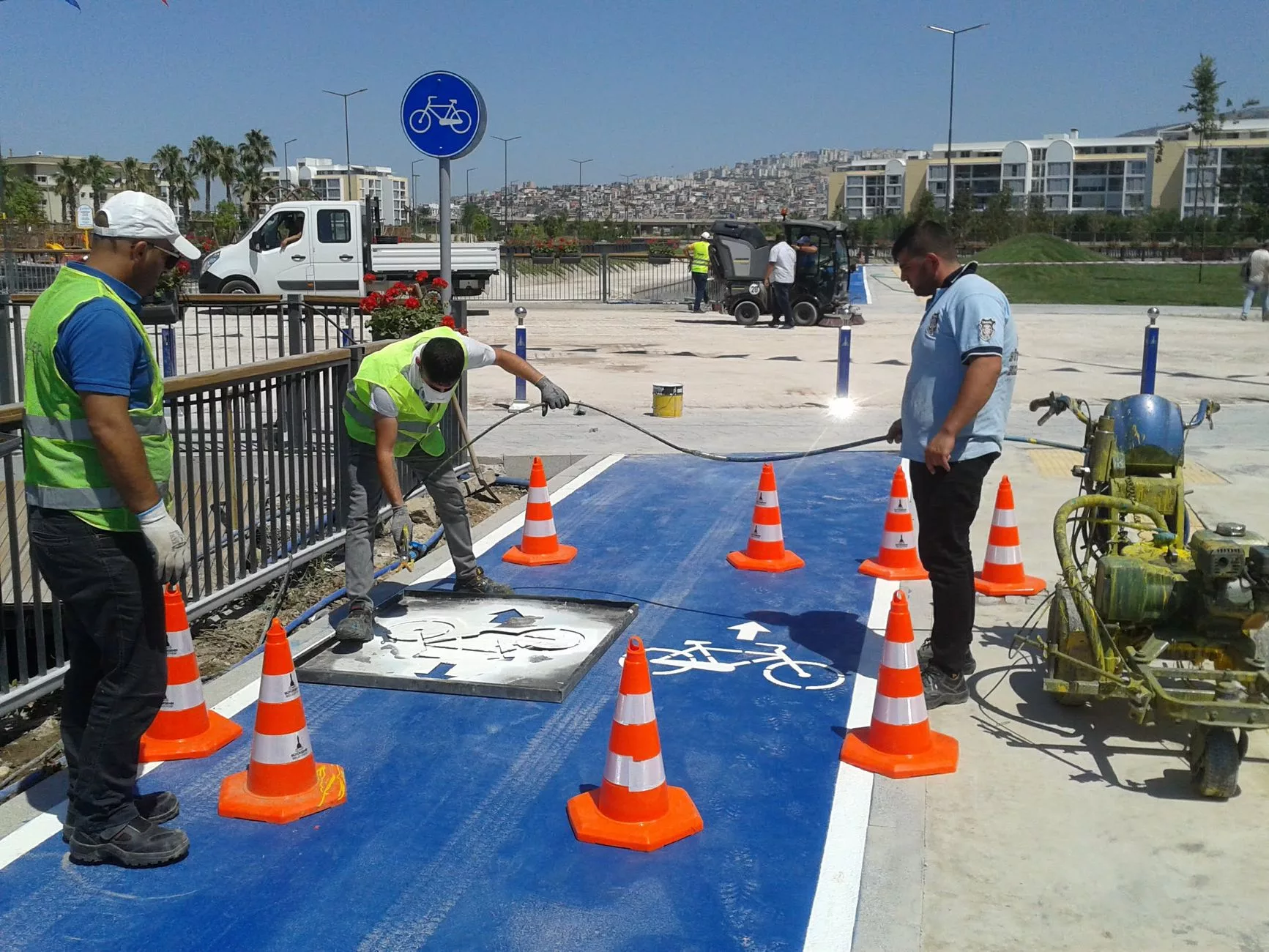 Selanik + bisiklet yolu sahnesi