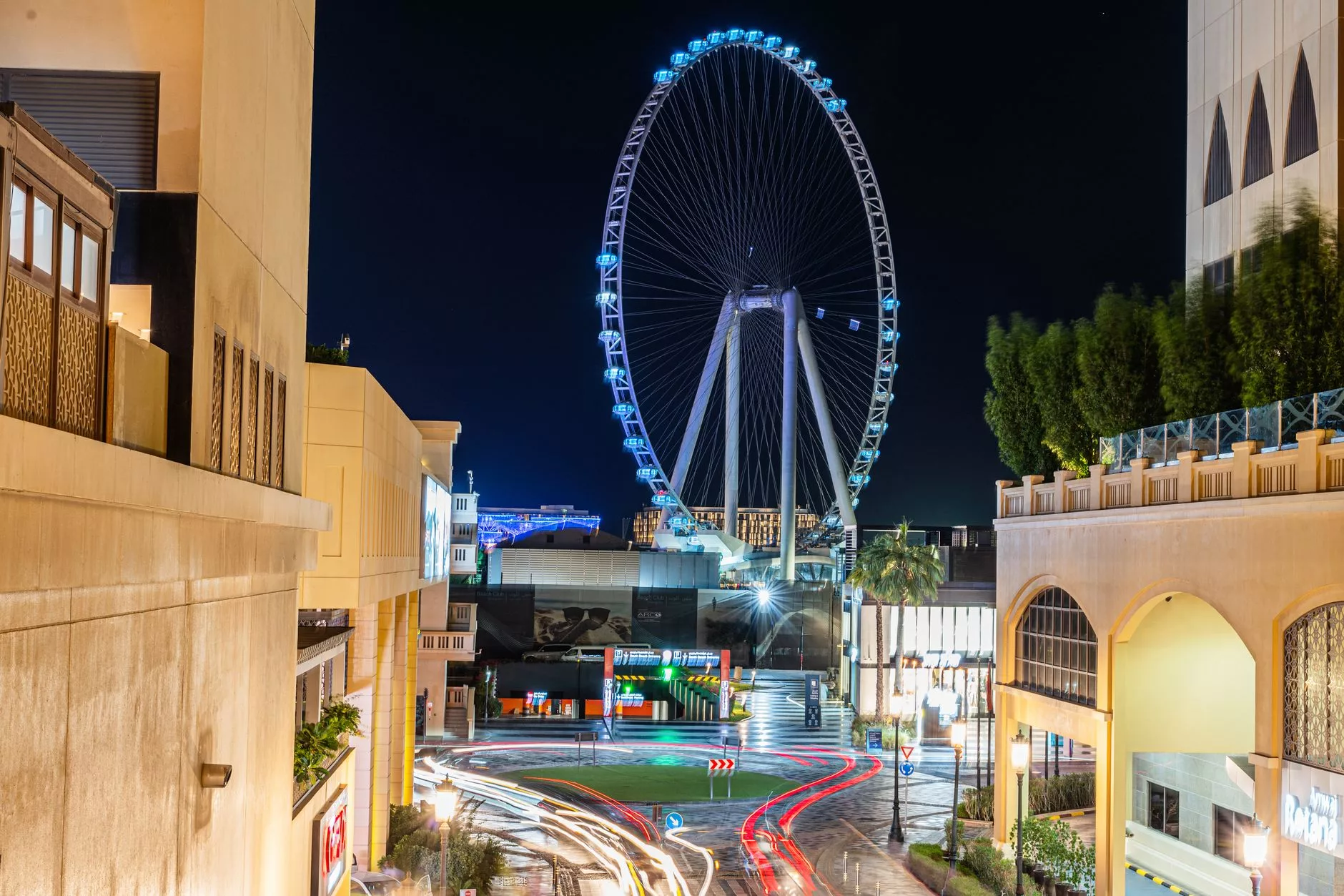 Dubai La Mer sahil bölgesi ve sokakları