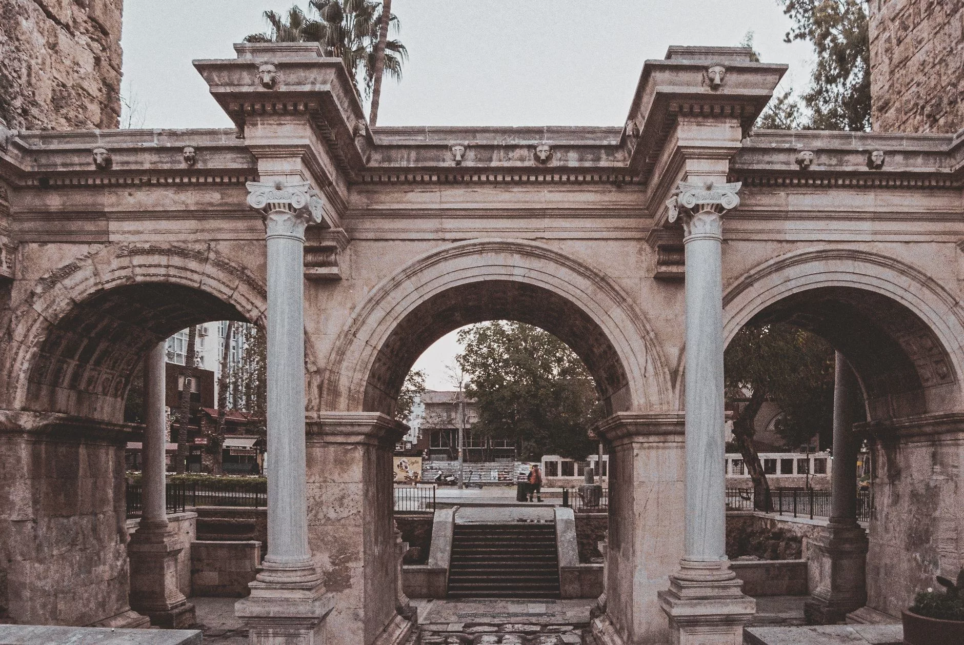 Hadrian Kapısı