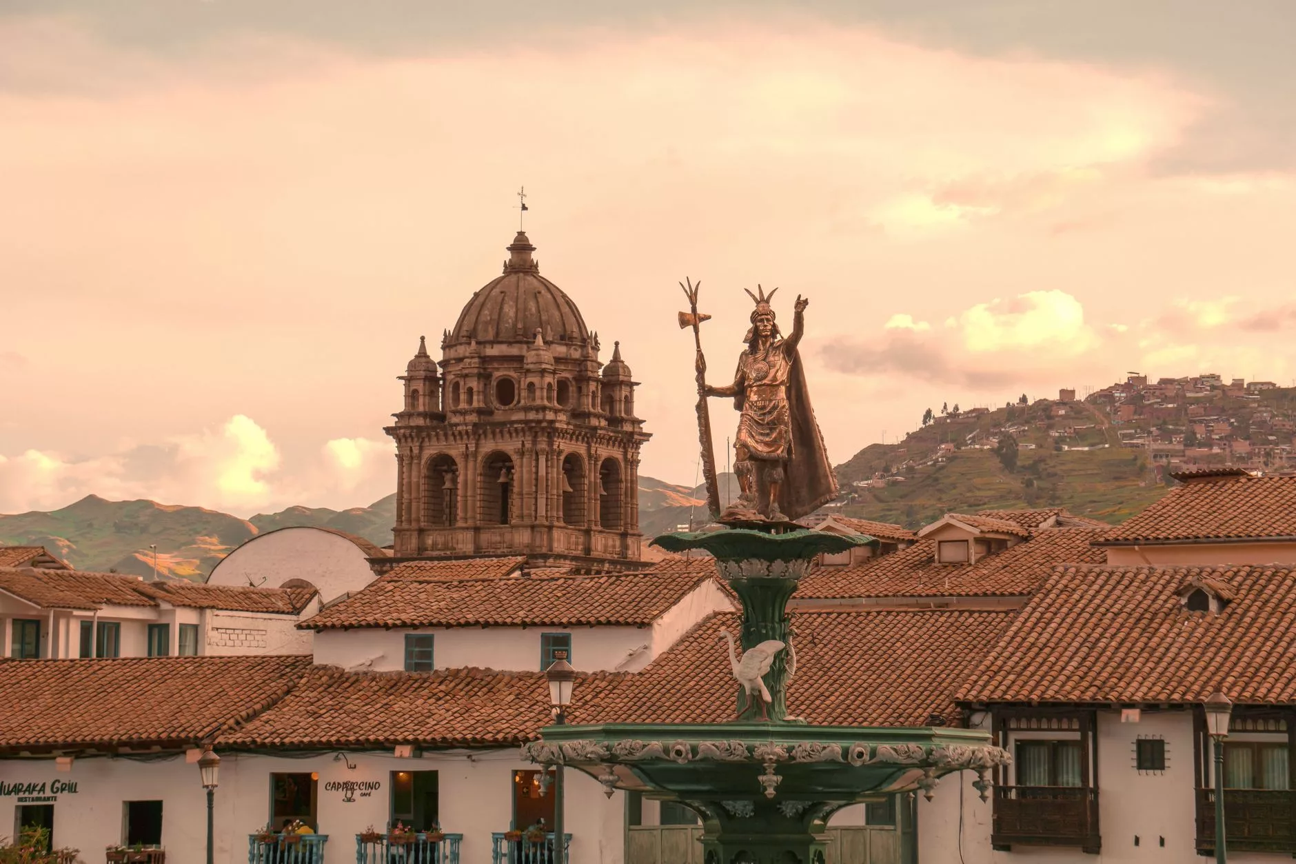 Cusco La Merced Kilisesi avlusu