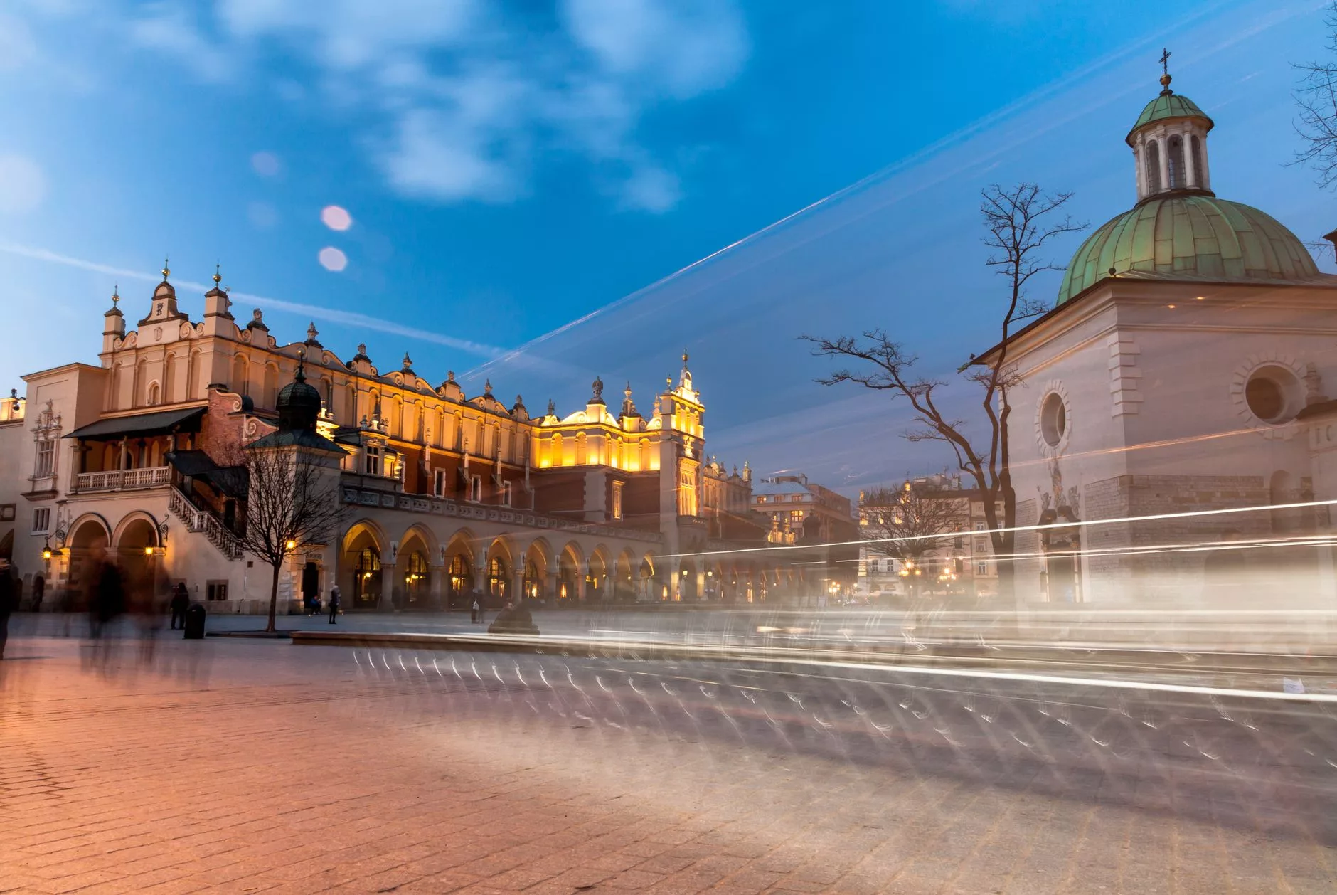 Krakow Ana Meydan Sukiennice ve St. Mary Bazilikası