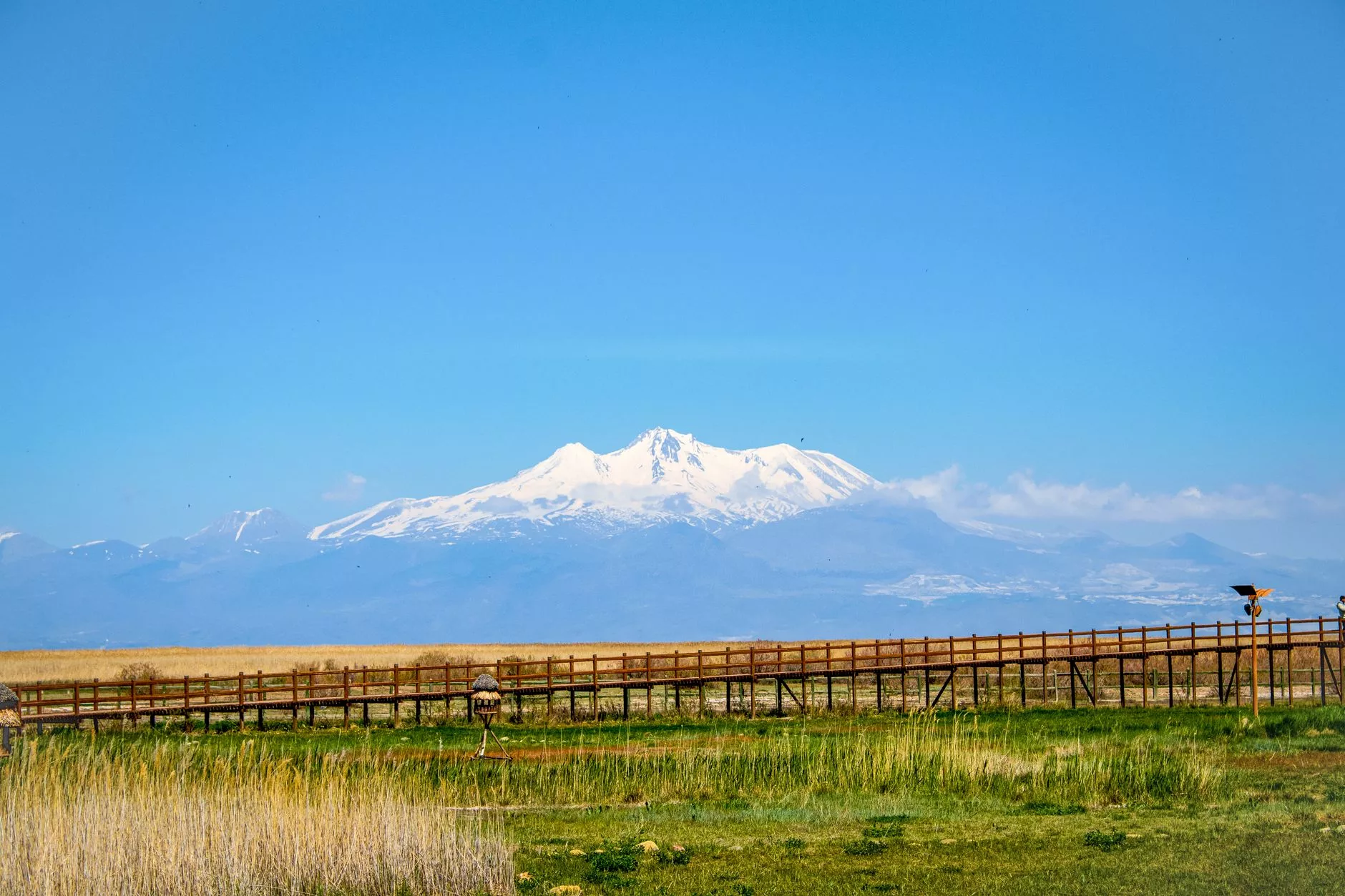 Erivan Zafer Parkı'ndan Ararat Dağı manzarası