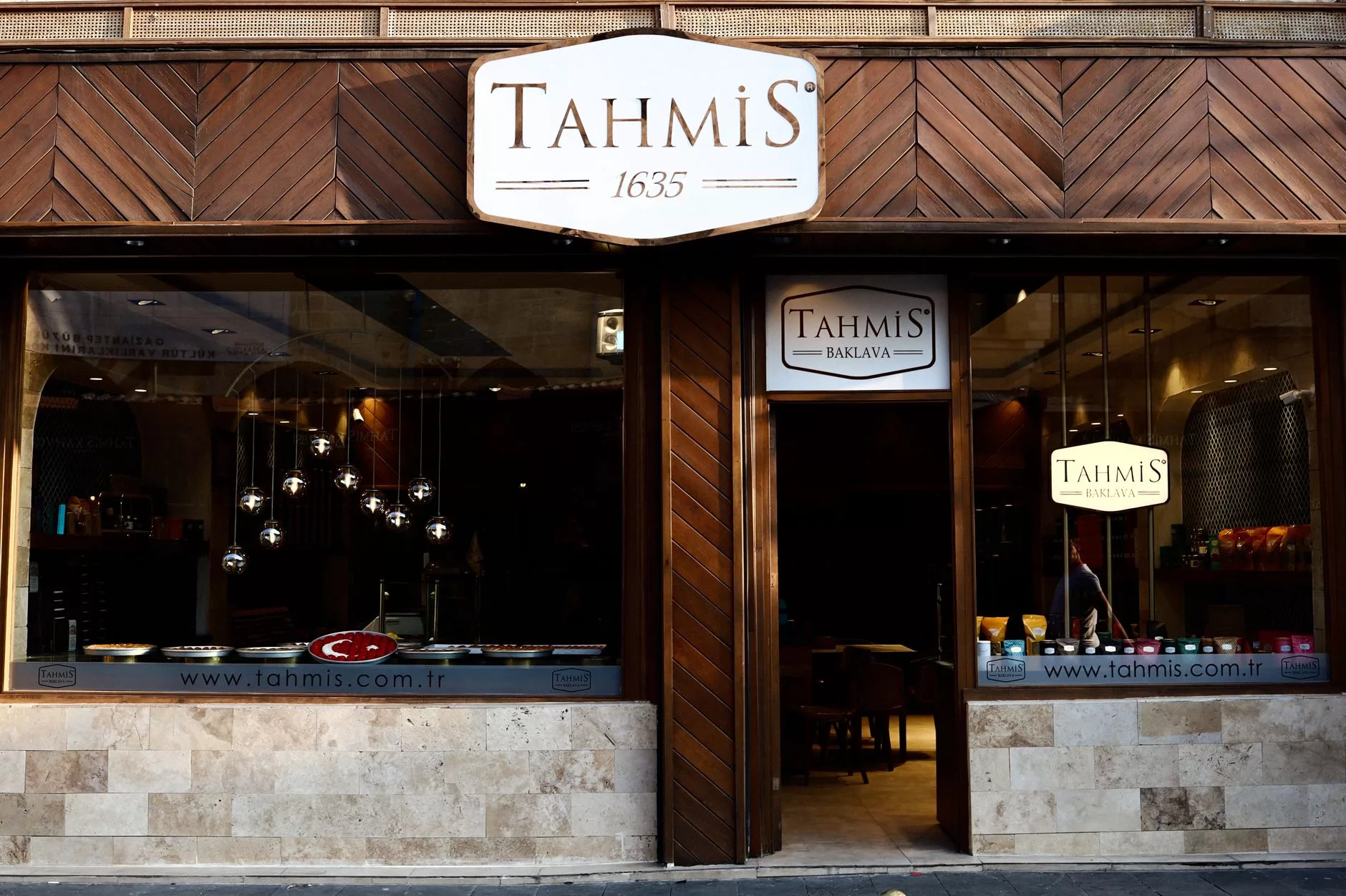 Tiflis Tiflis'te Helal Yemek Yerleri