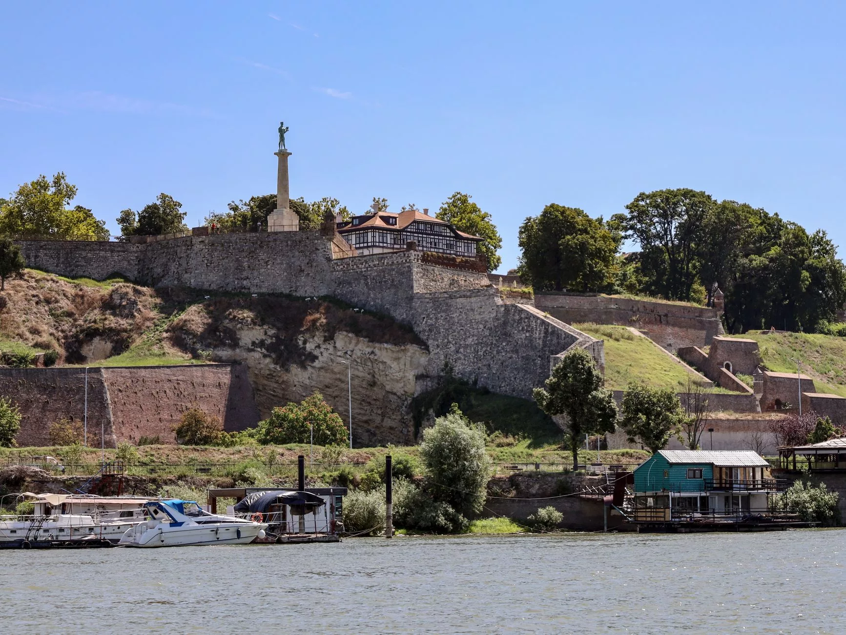 Belgrad + Kalemegdan Surları ve Victor Anıtı