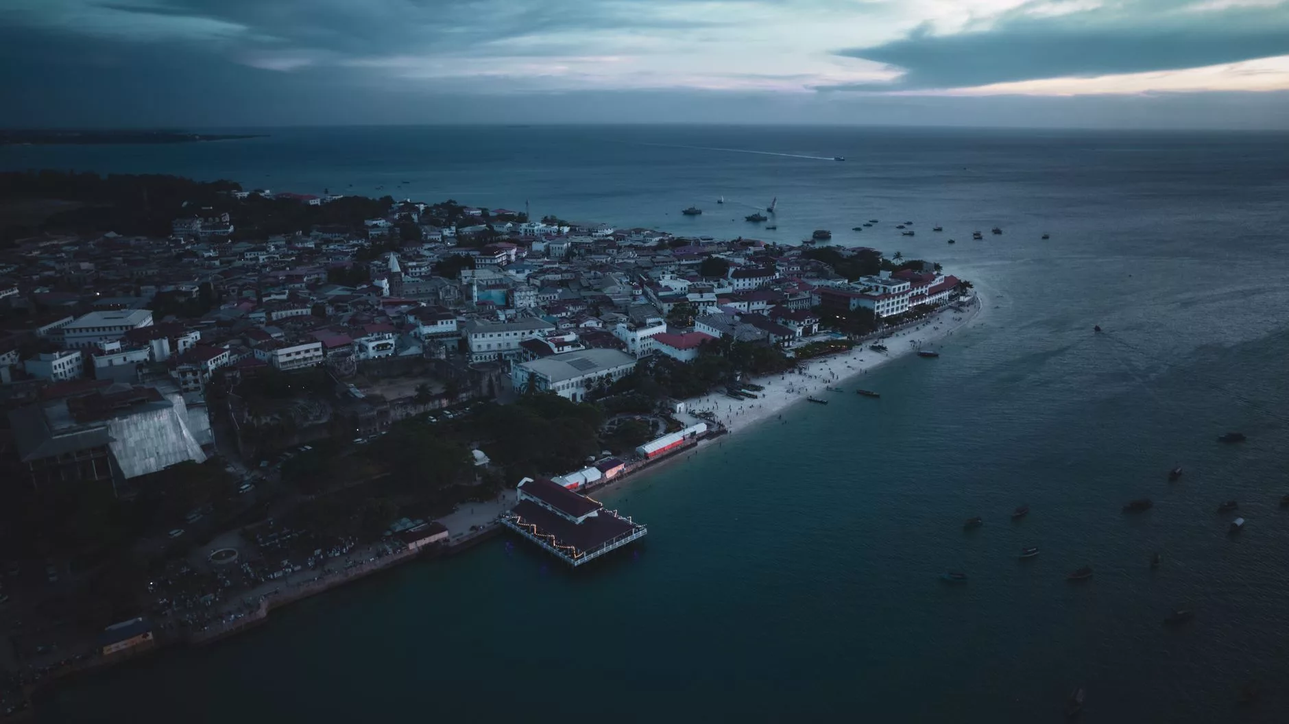 Zanzibar + Stone Town Ara Sokakları